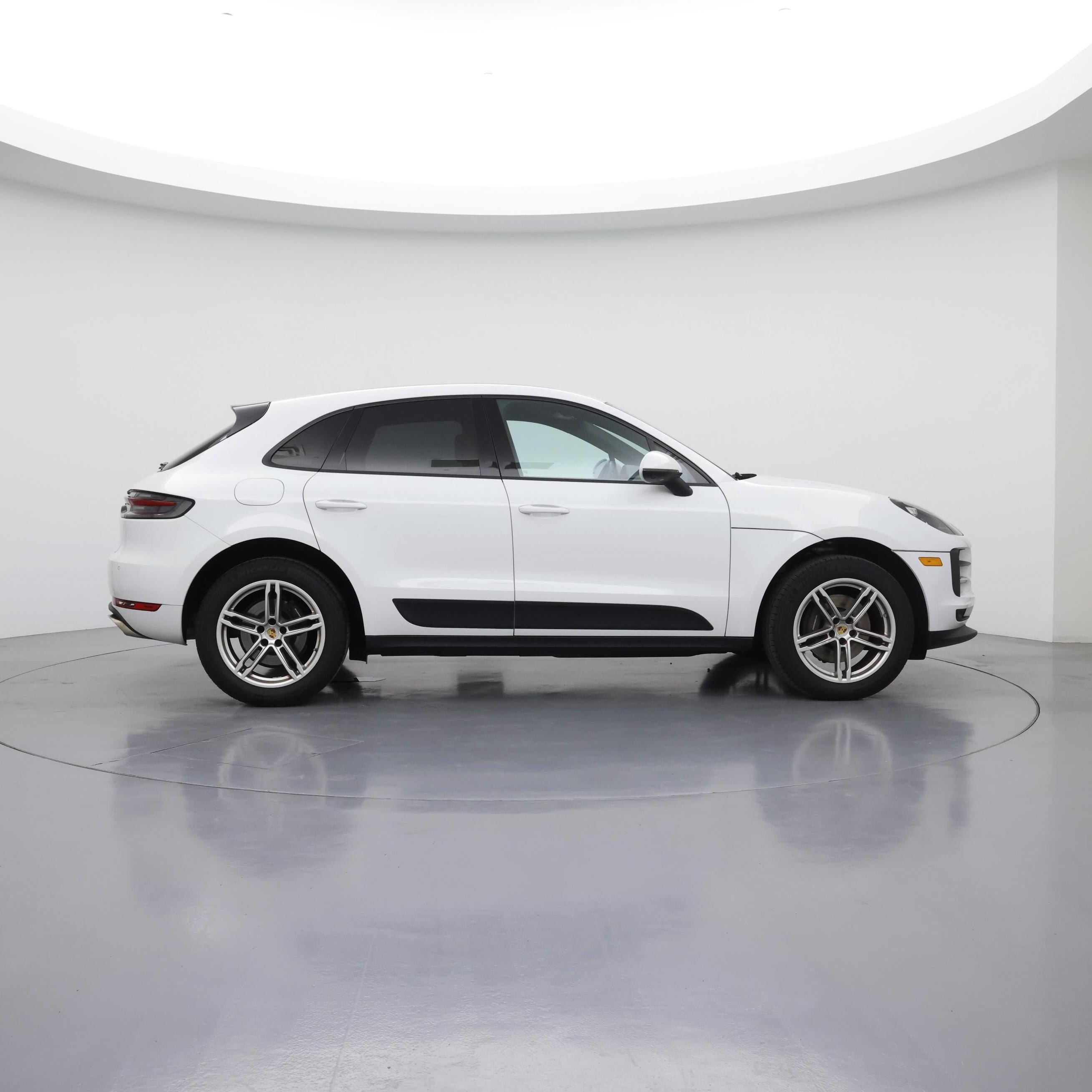 Thumbnail: 2020 Porsche Macan - 7