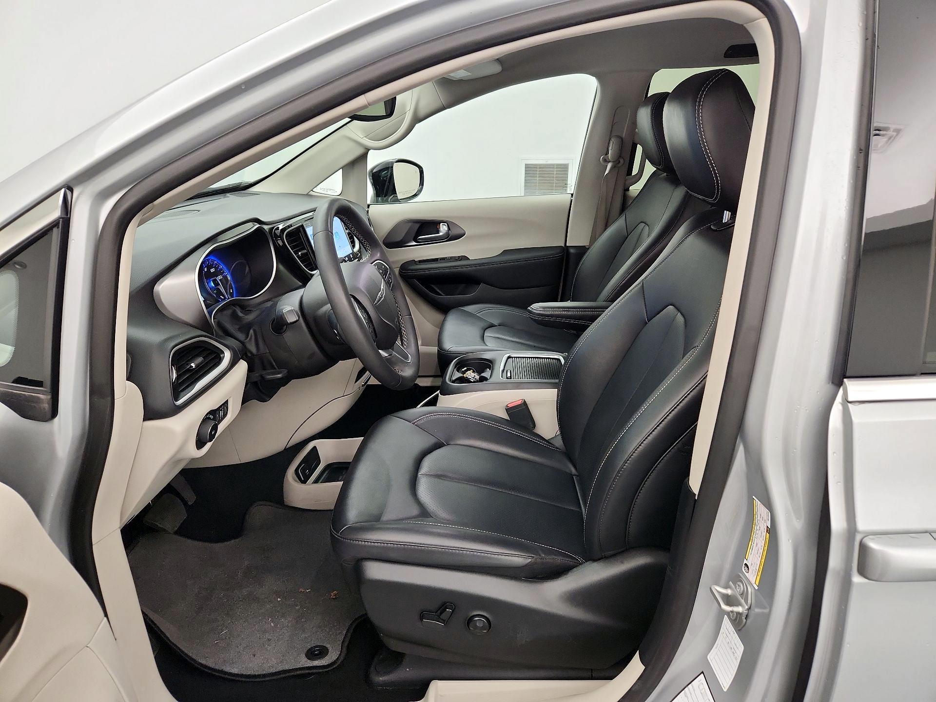 Thumbnail: 2024 Chrysler Pacifica - 11