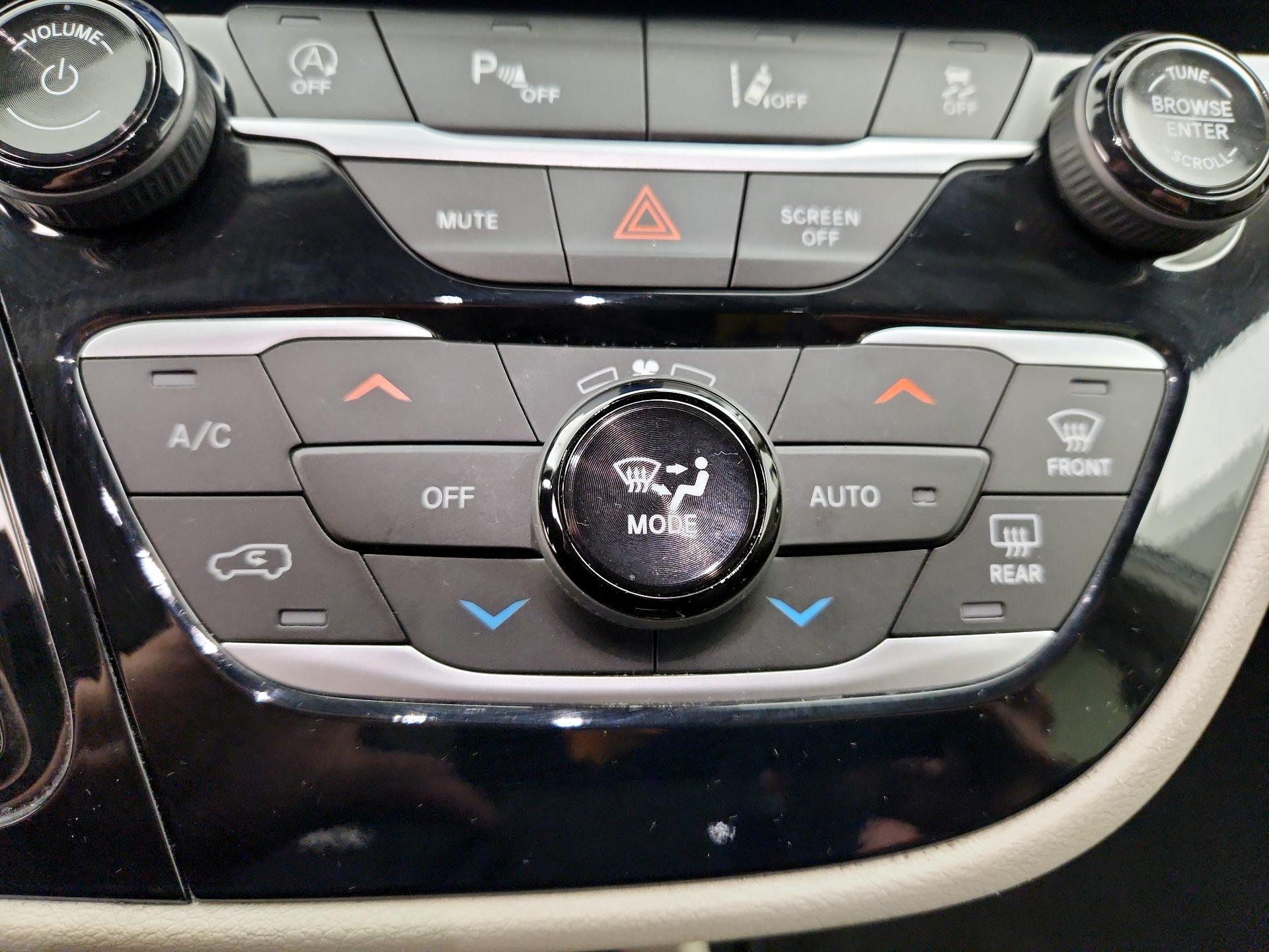 Thumbnail: 2024 Chrysler Pacifica - 16