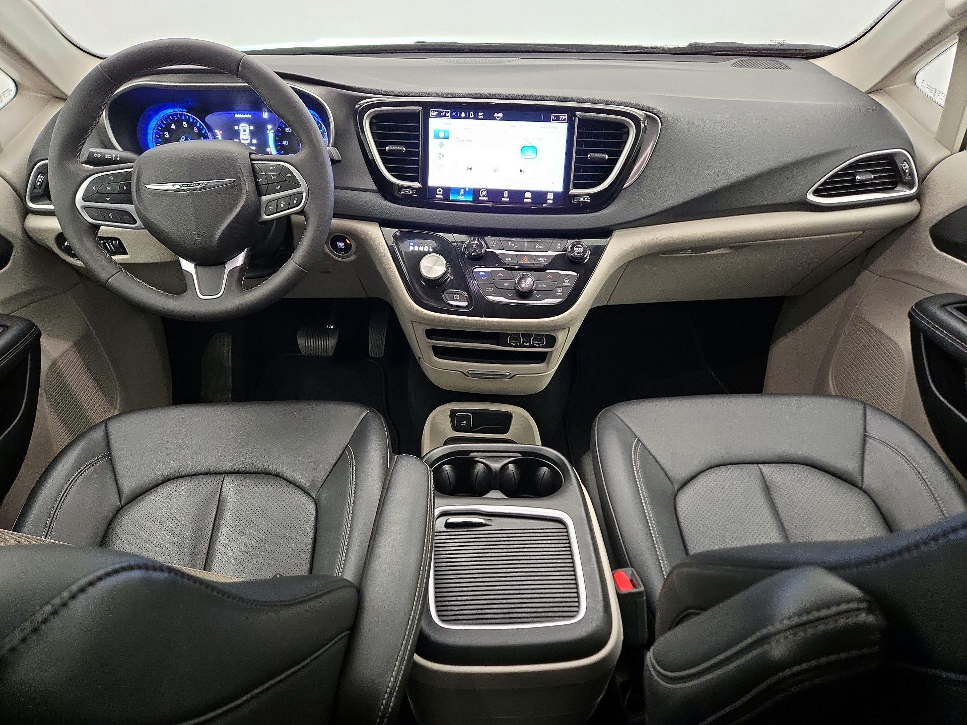 Thumbnail: 2024 Chrysler Pacifica - 9