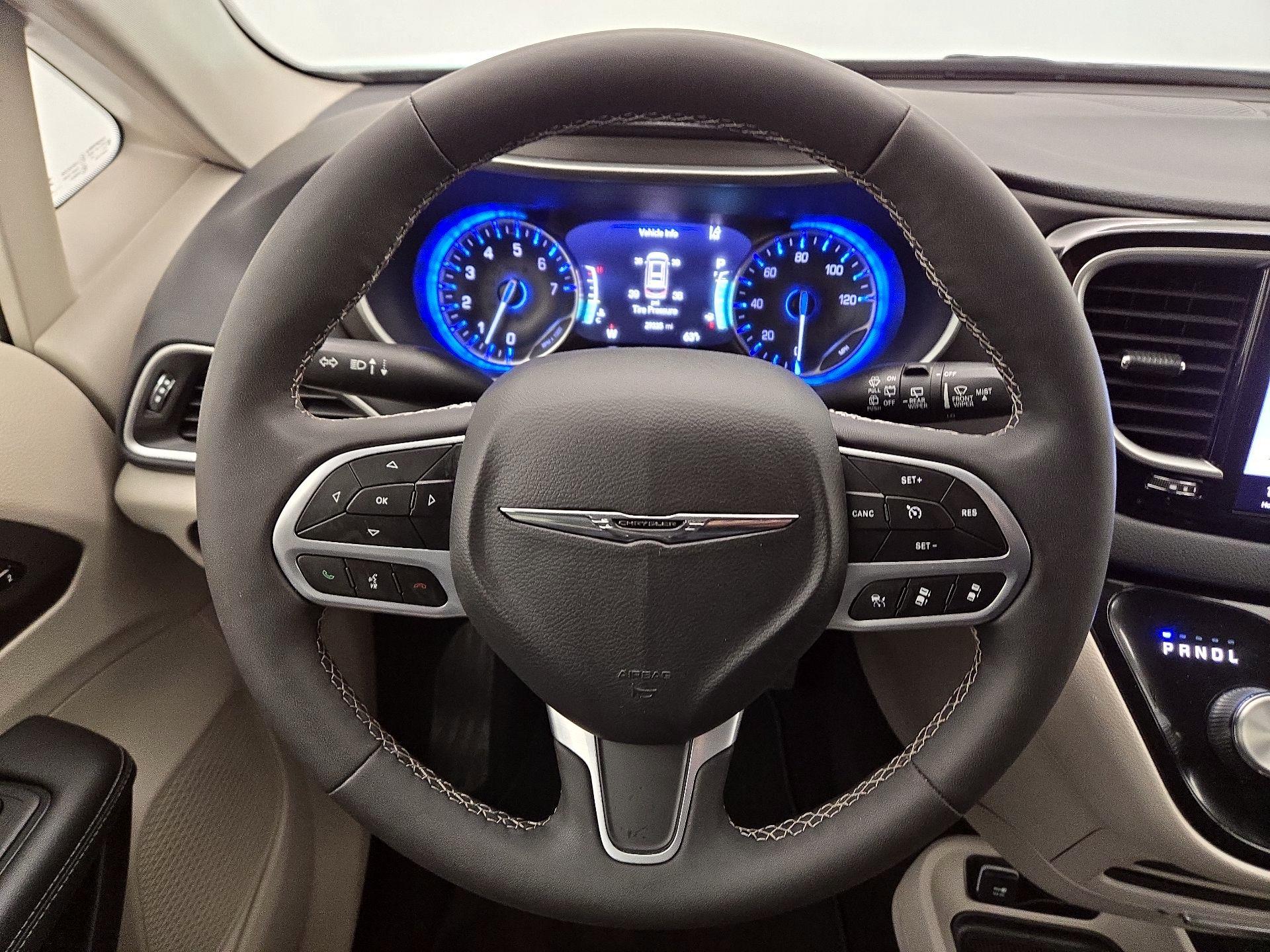 Thumbnail: 2024 Chrysler Pacifica - 10