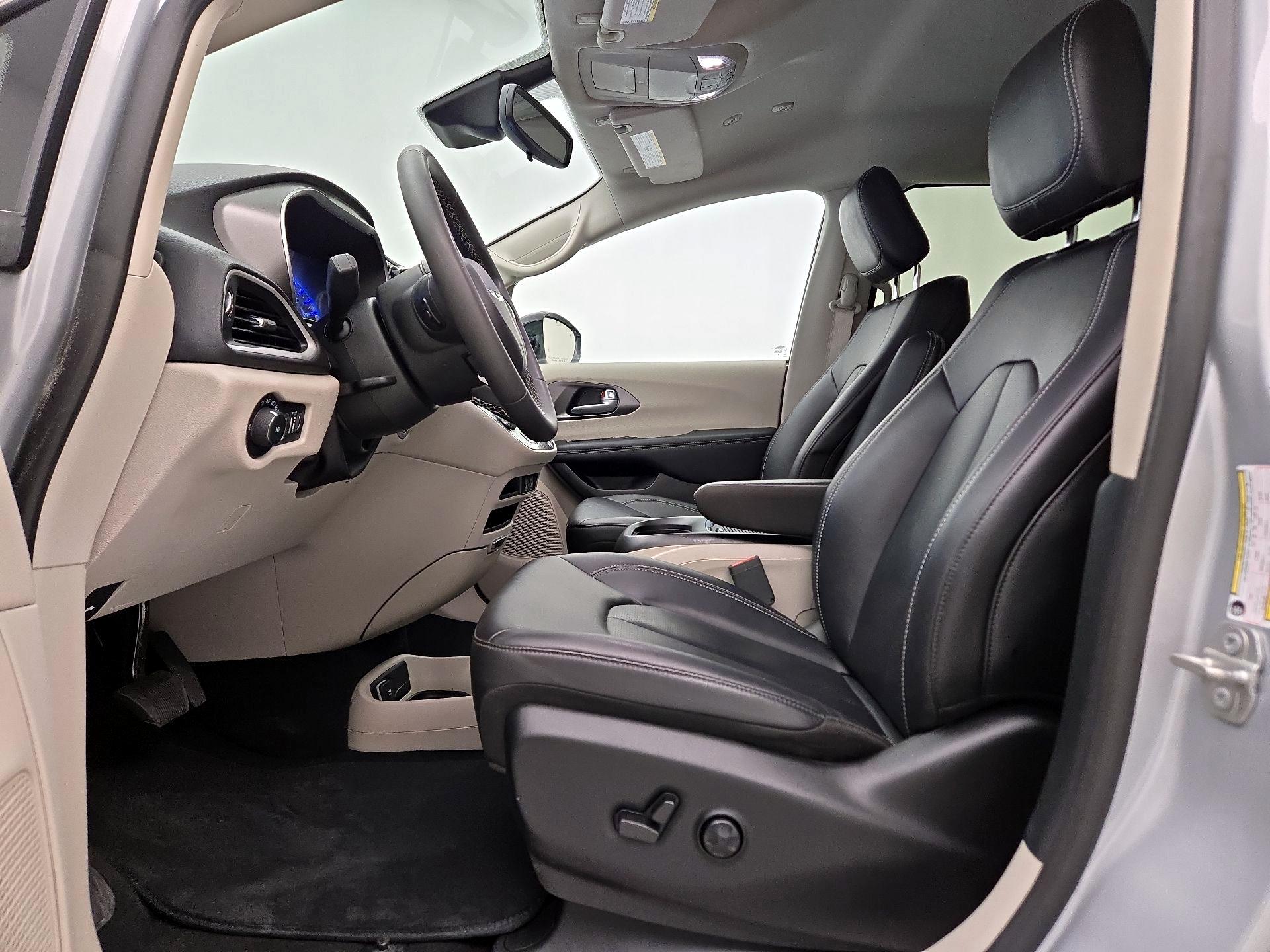 Thumbnail: 2024 Chrysler Pacifica - 11