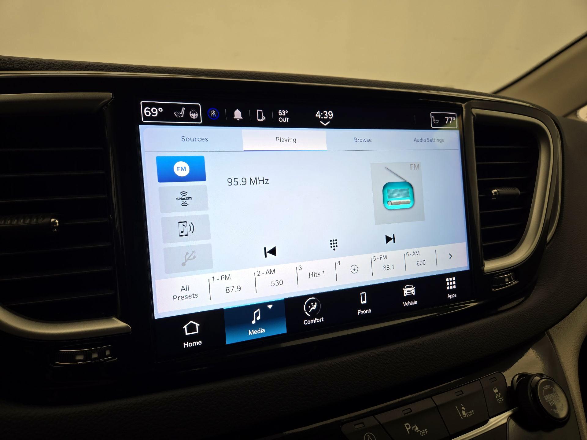 Thumbnail: 2024 Chrysler Pacifica - 15