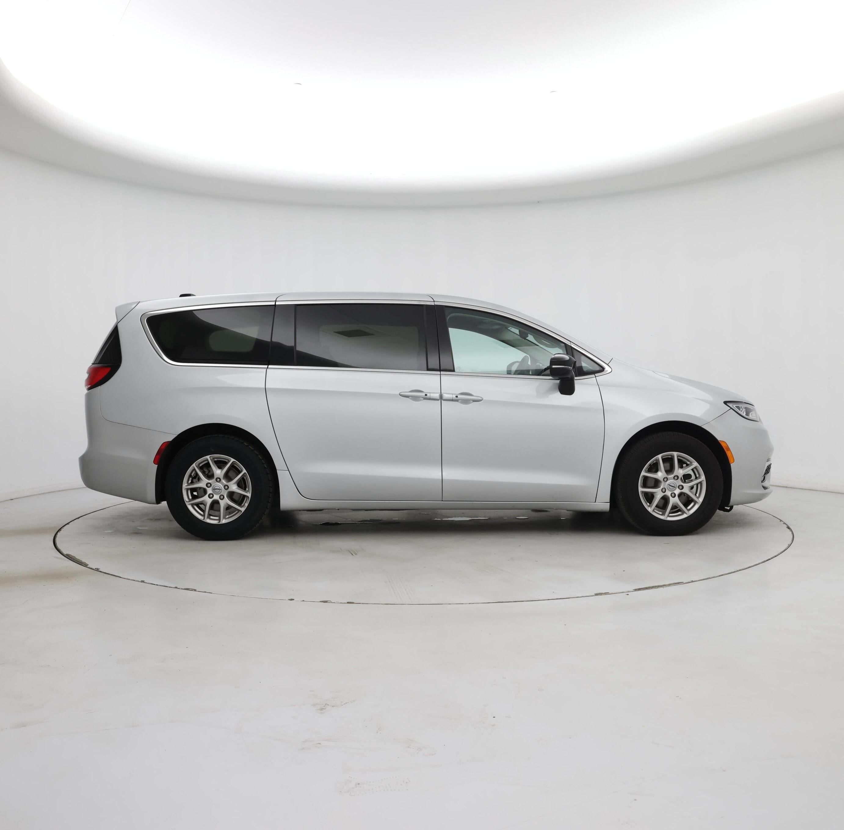 Thumbnail: 2024 Chrysler Pacifica - 7