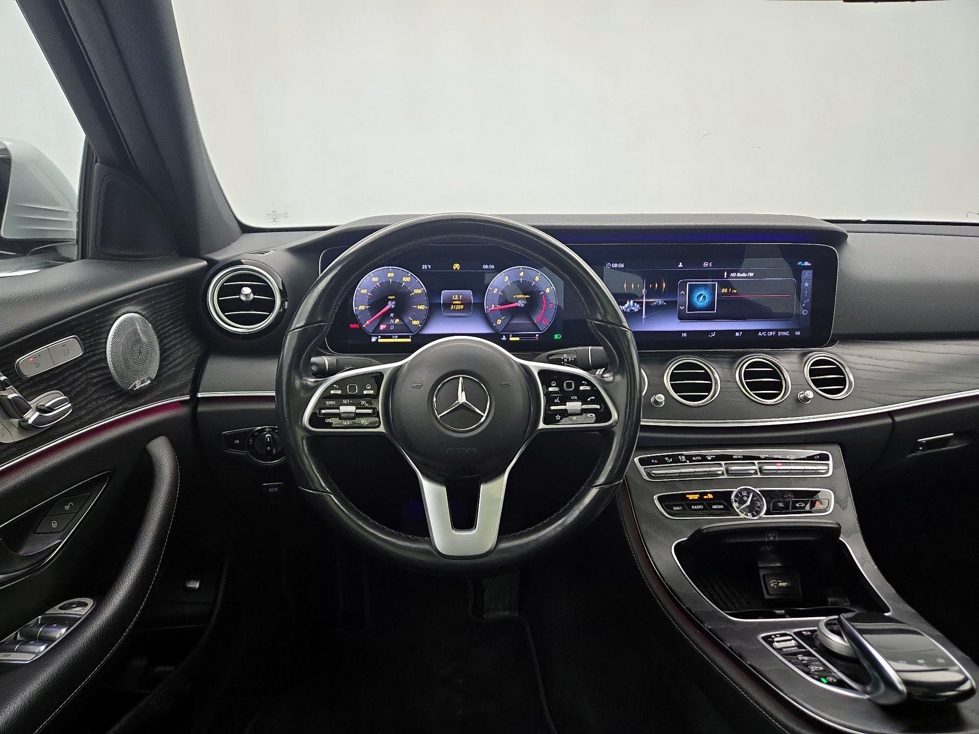 Thumbnail: 2020 Mercedes-Benz E-Class - 10