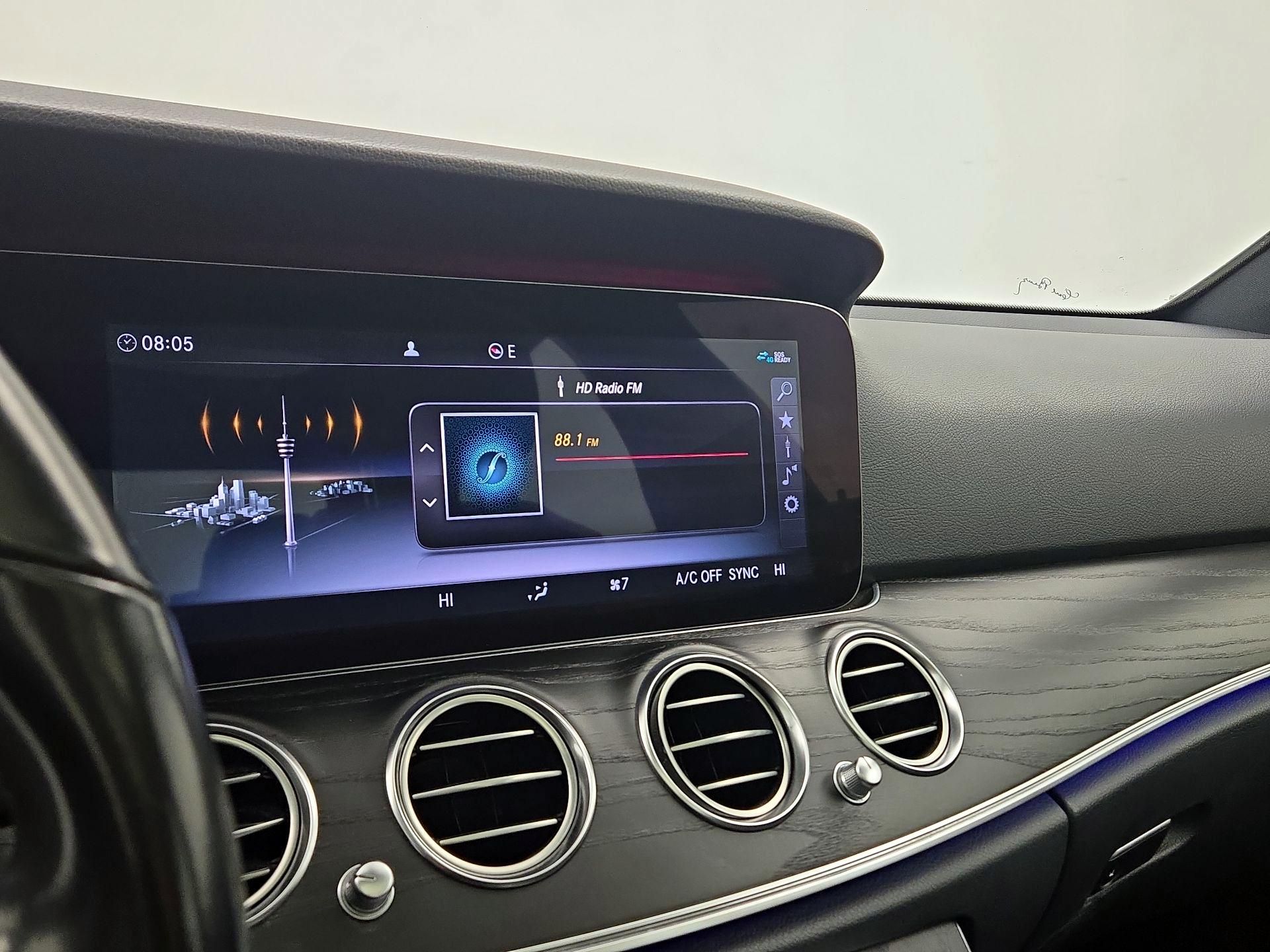 Thumbnail: 2020 Mercedes-Benz E-Class - 15