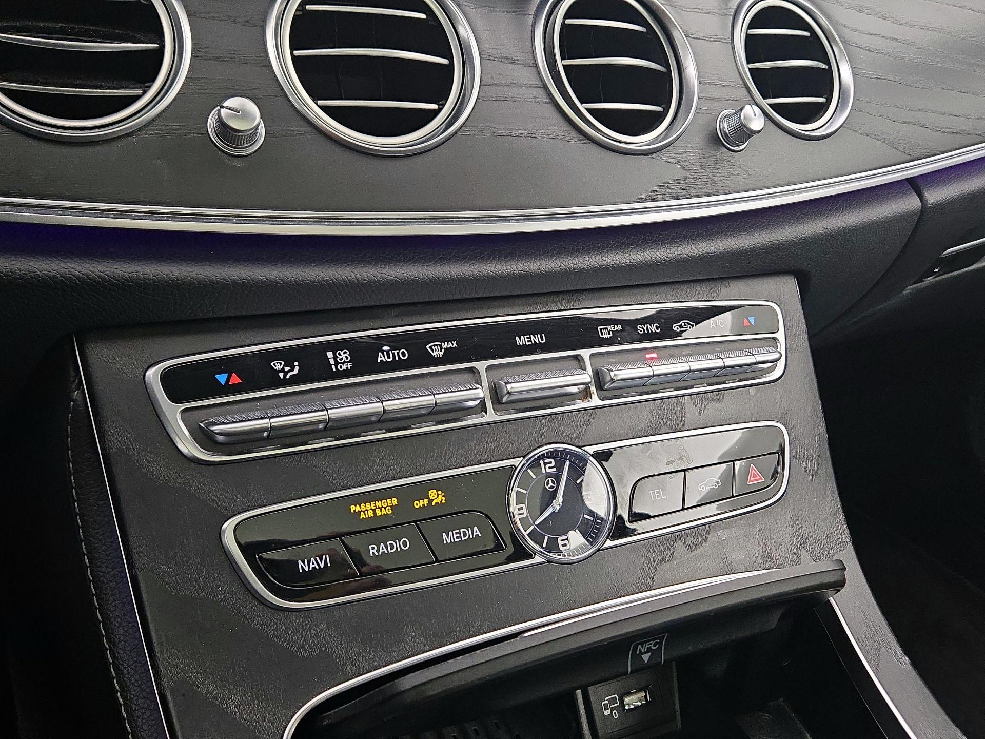 Thumbnail: 2020 Mercedes-Benz E-Class - 16