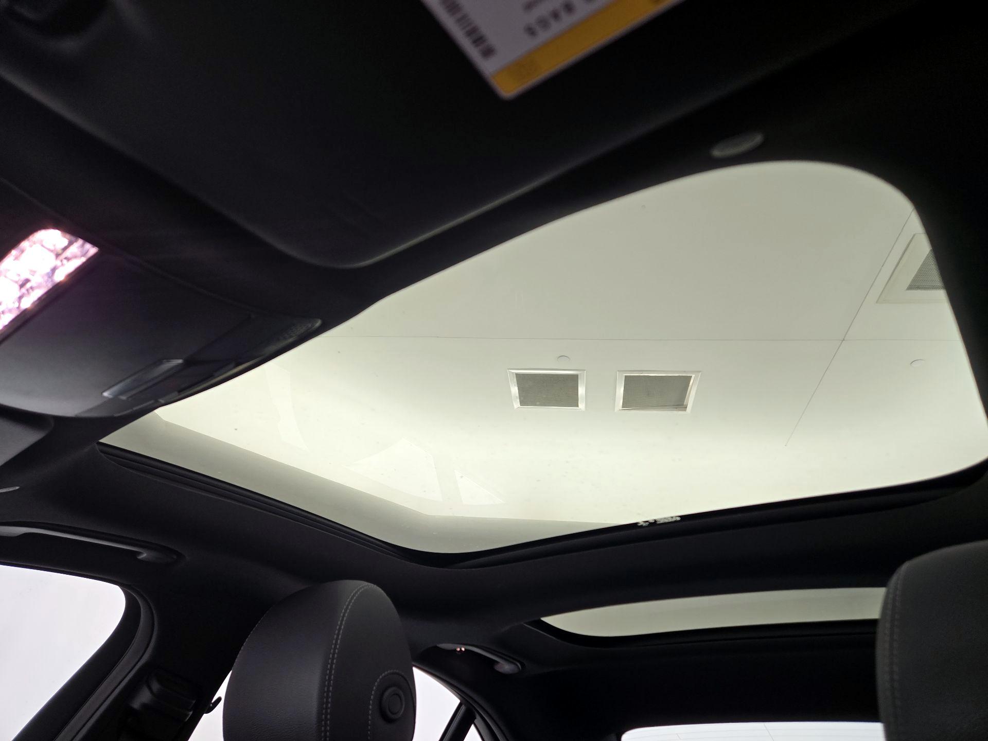 Thumbnail: 2020 Mercedes-Benz E-Class - 19