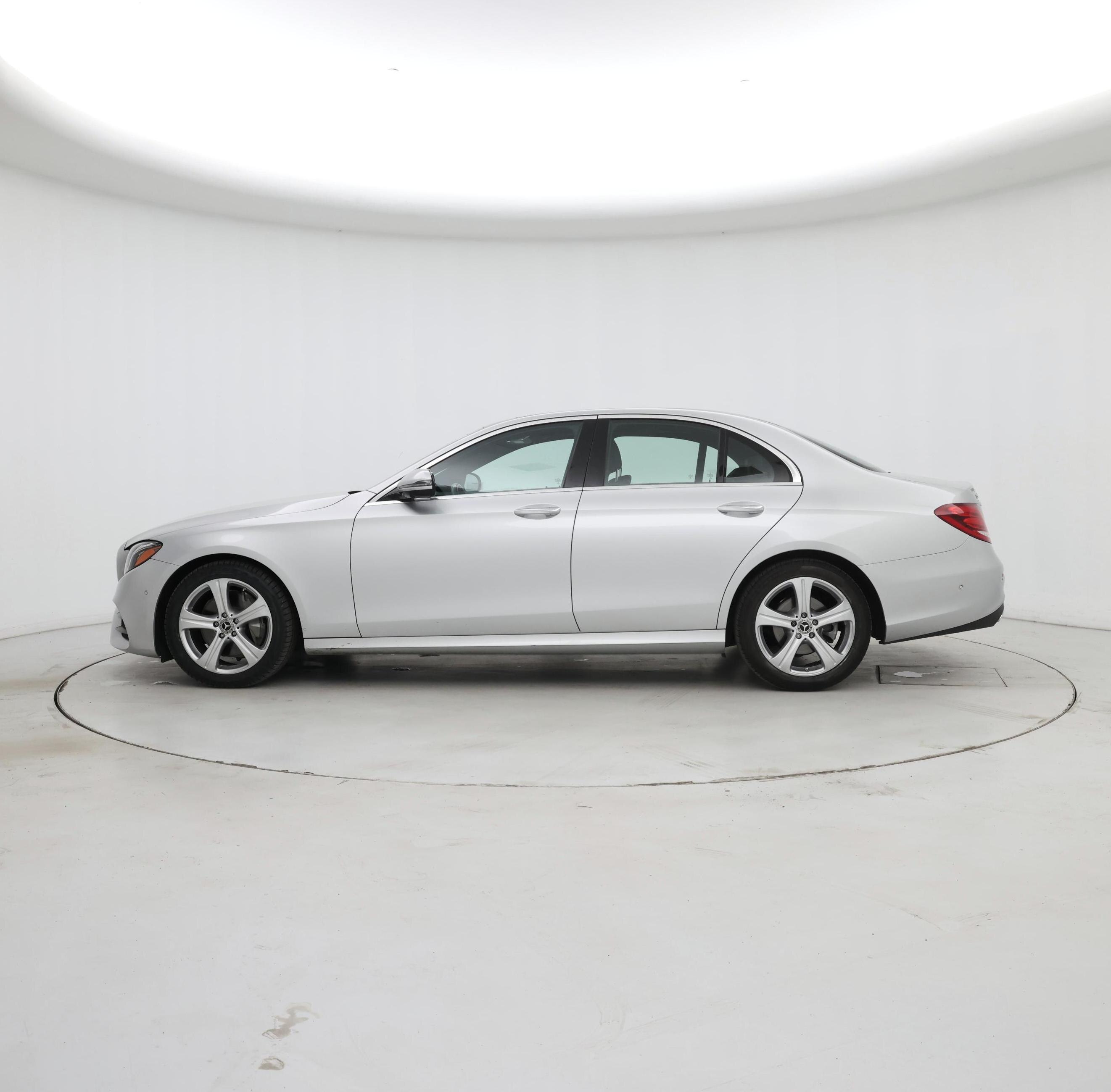 Thumbnail: 2020 Mercedes-Benz E-Class - 3