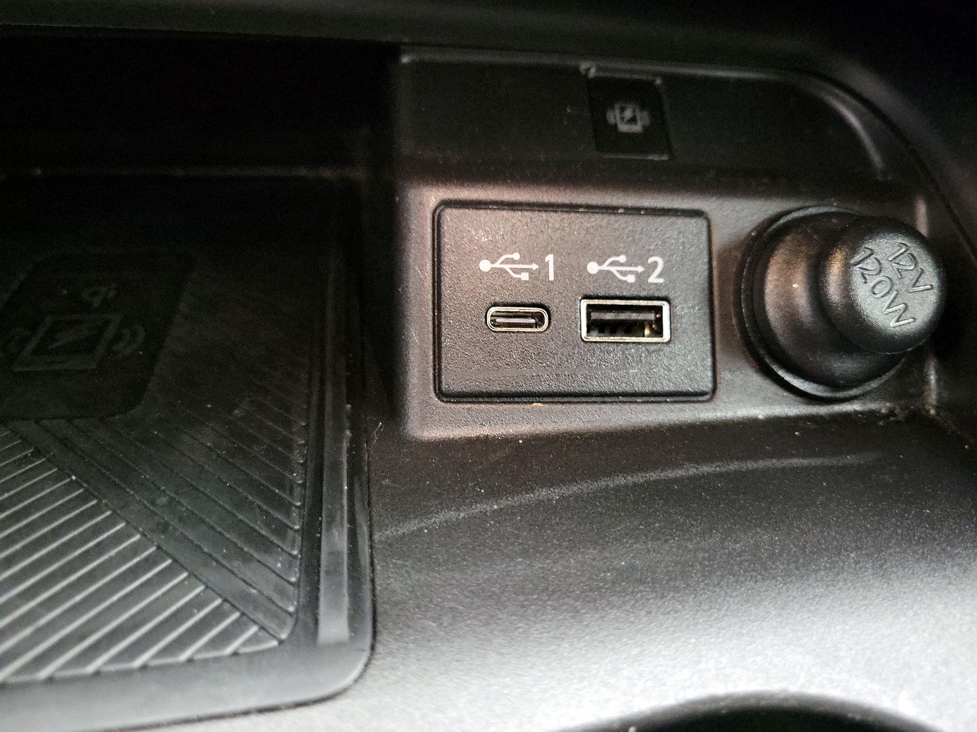 Thumbnail: 2023 INFINITI QX50 - 18