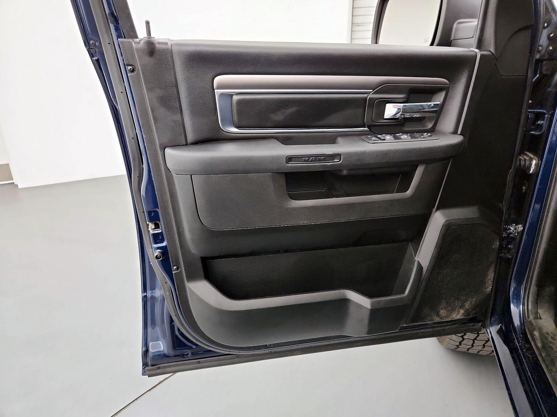 Thumbnail: 2022 RAM 1500 Classic - 12