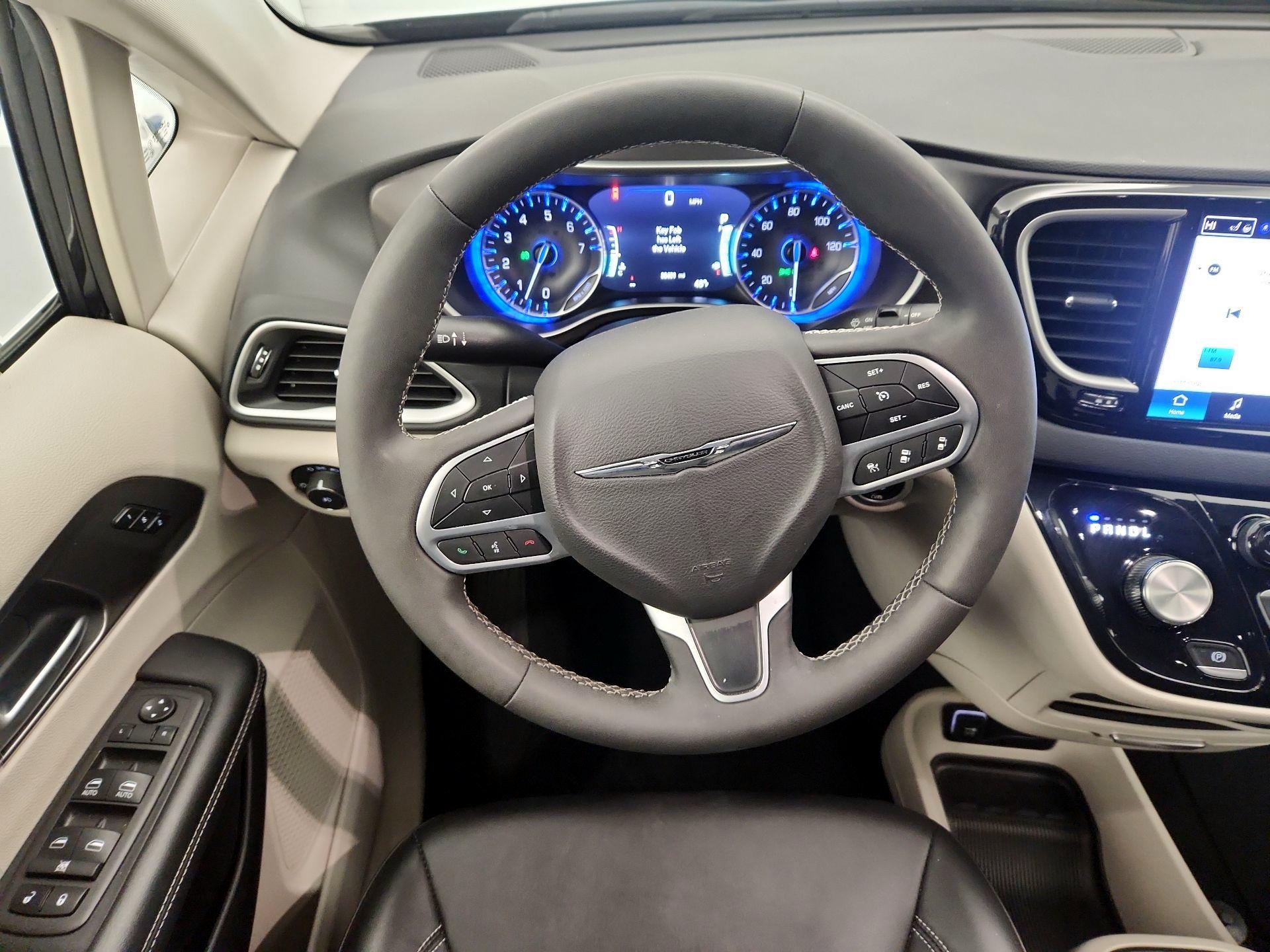 Thumbnail: 2024 Chrysler Pacifica - 10