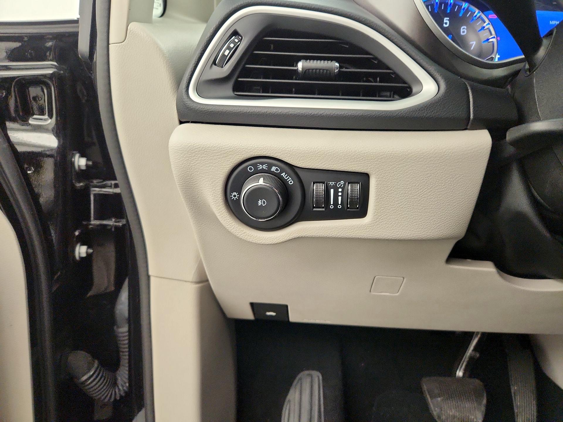 Thumbnail: 2024 Chrysler Pacifica - 13