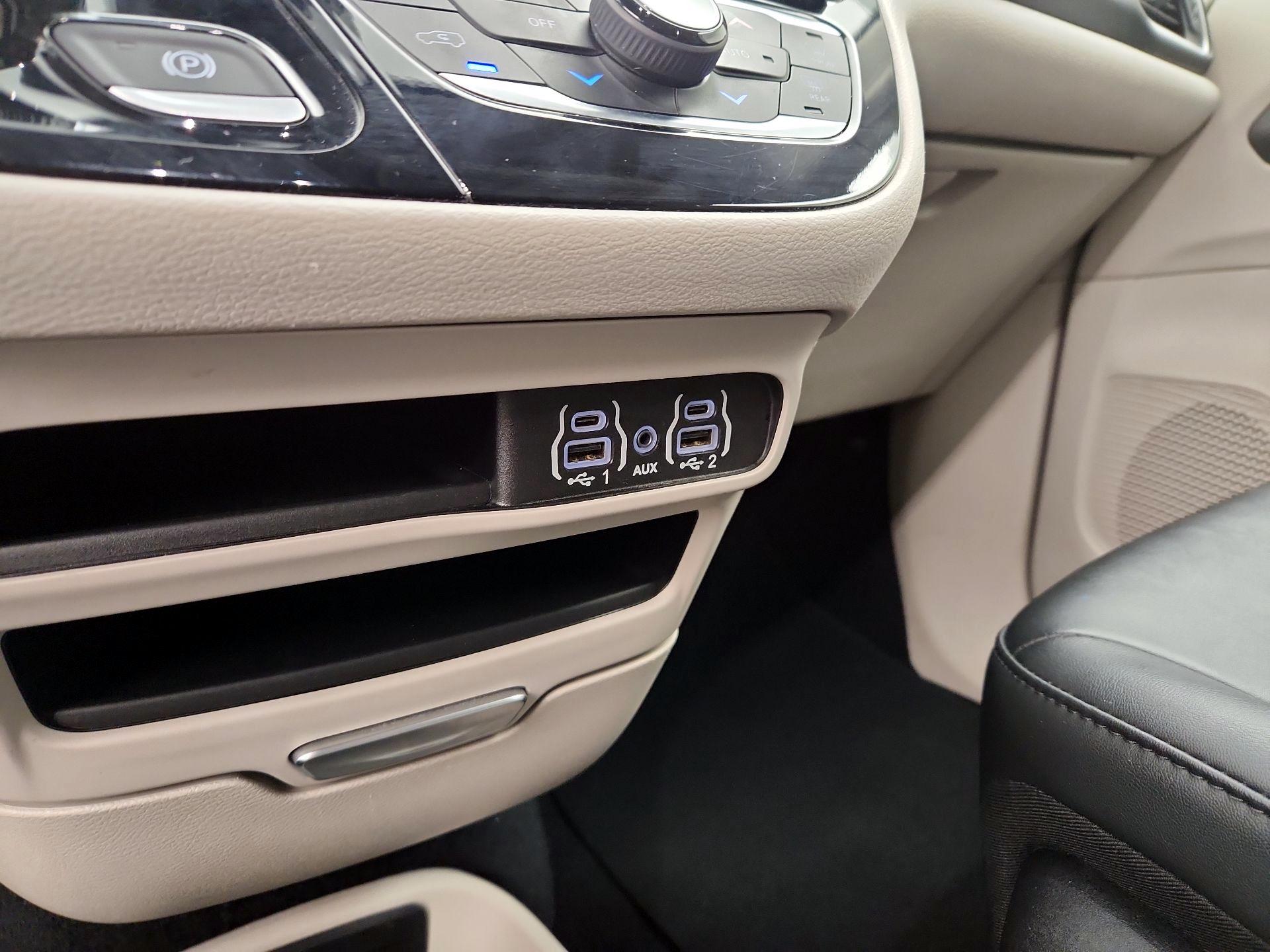 Thumbnail: 2024 Chrysler Pacifica - 18