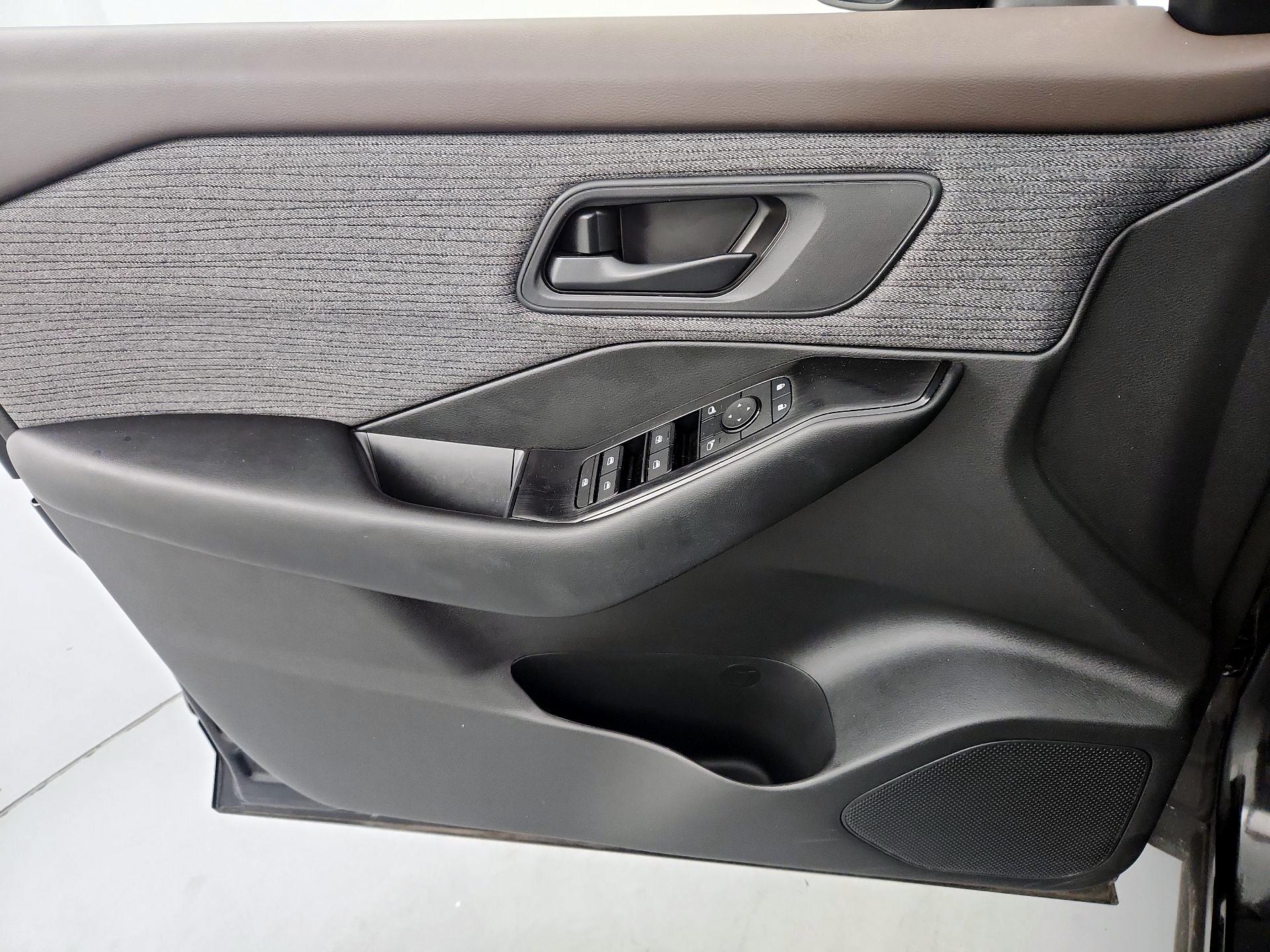 Thumbnail: 2023 Nissan Rogue - 12