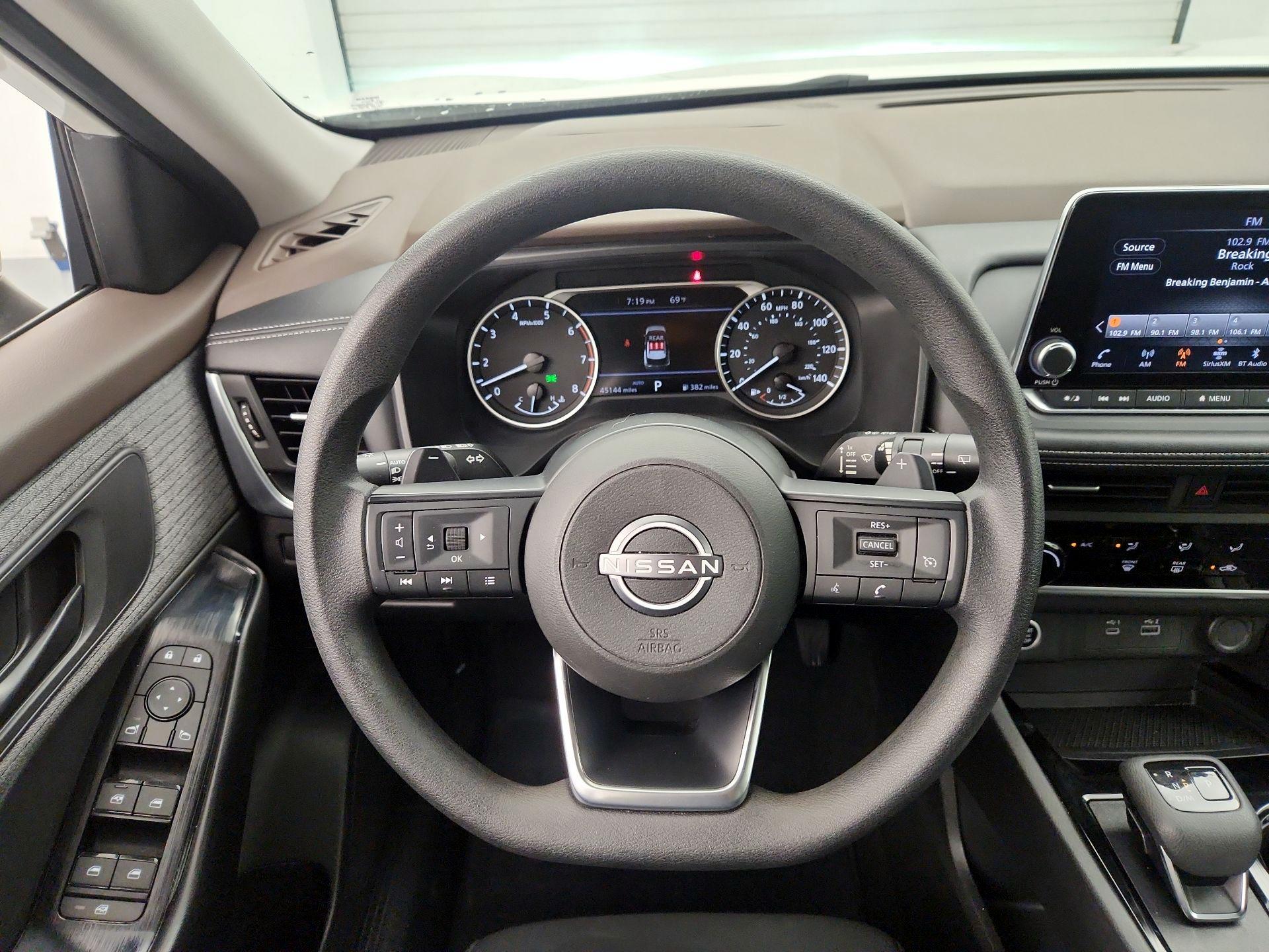 Thumbnail: 2023 Nissan Rogue - 10