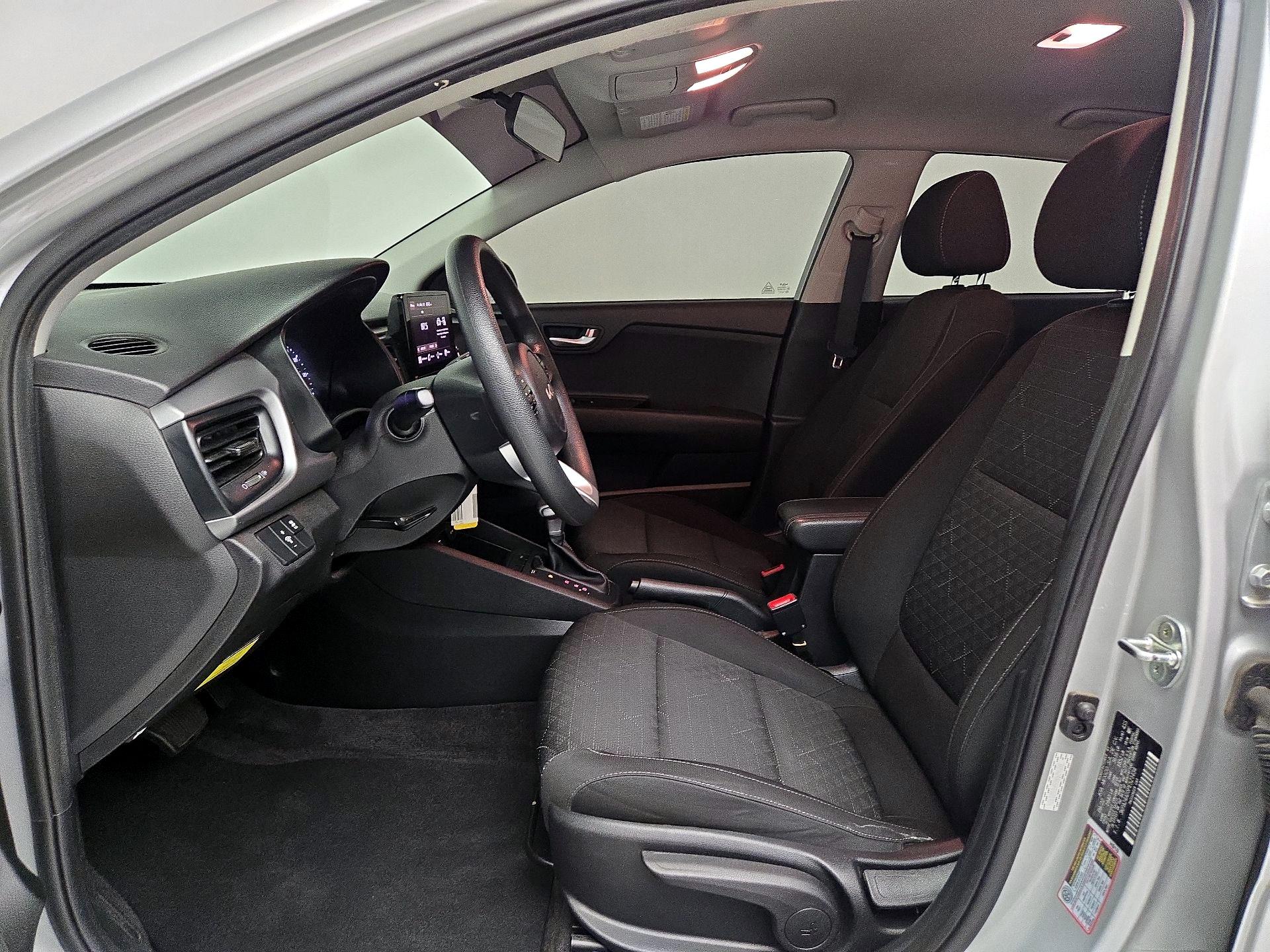 Thumbnail: 2023 Kia Rio - 11