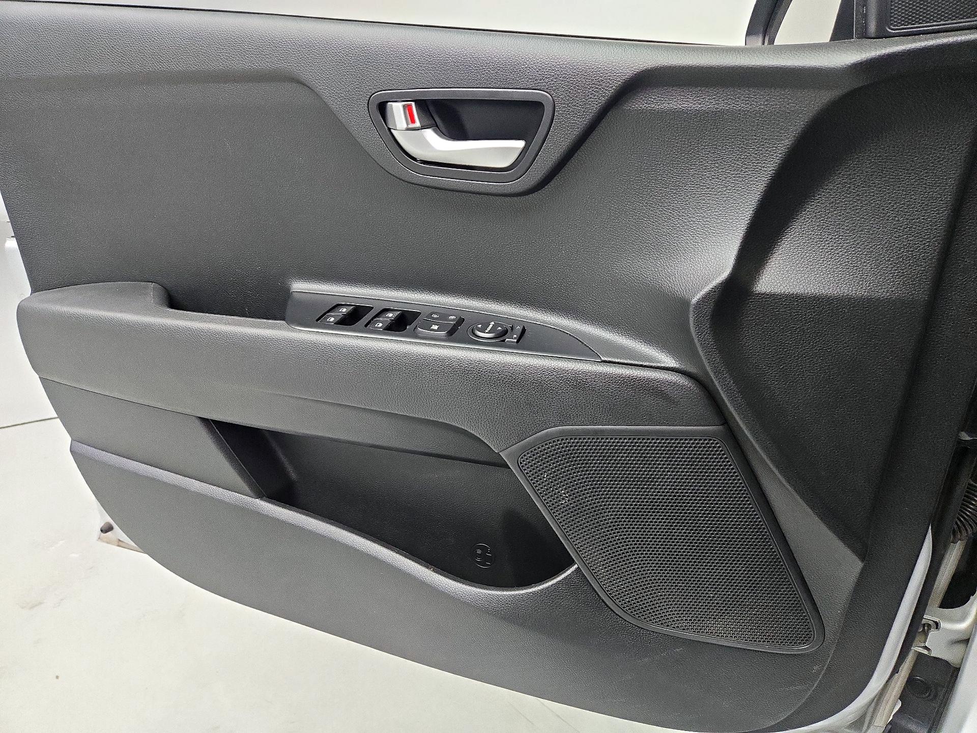 Thumbnail: 2023 Kia Rio - 12