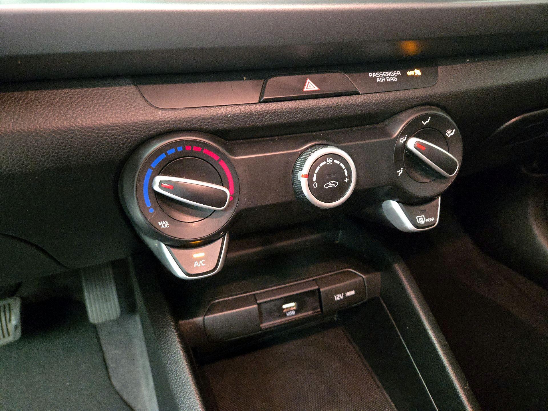 Thumbnail: 2023 Kia Rio - 16