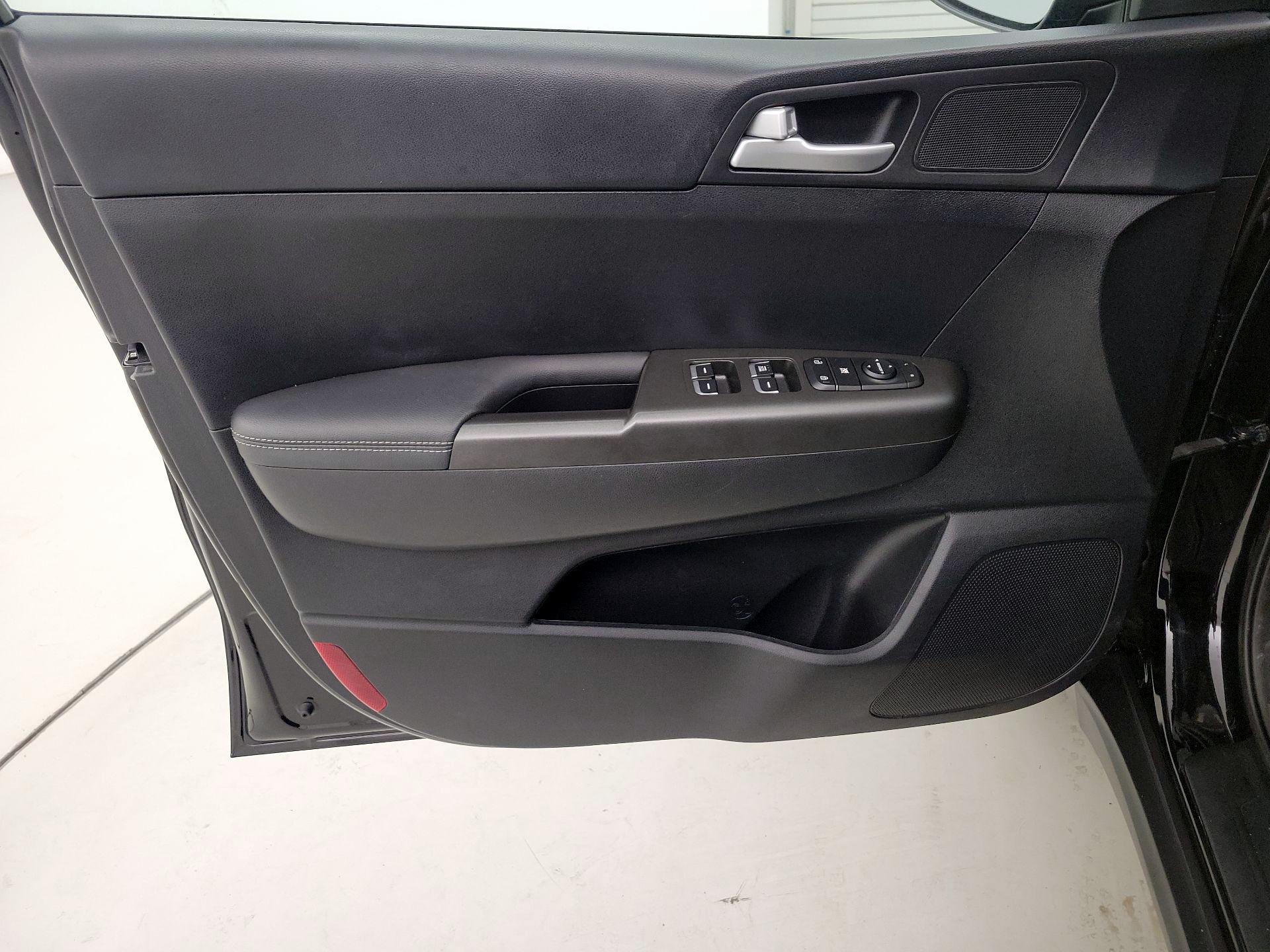 Thumbnail: 2022 Kia Sportage - 12