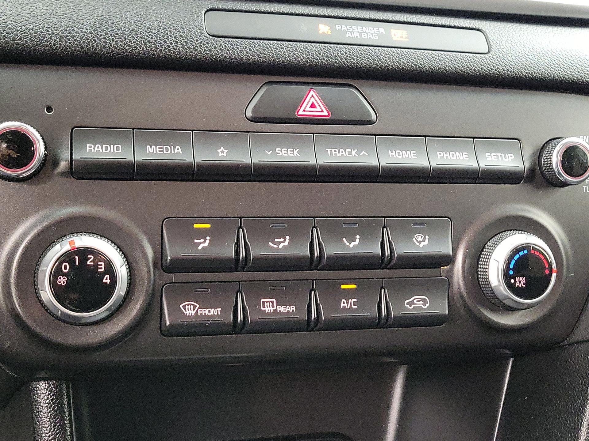 Thumbnail: 2022 Kia Sportage - 16