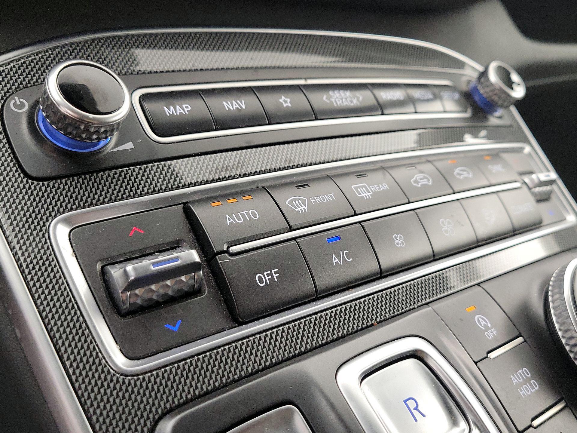 Thumbnail: 2023 Hyundai Santa Fe - 17