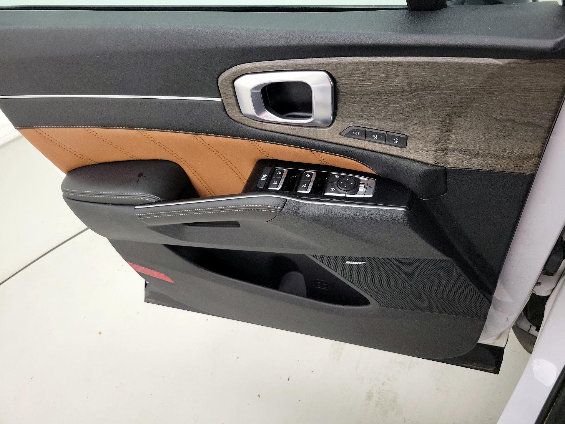 Thumbnail: 2023 Kia Sorento - 12