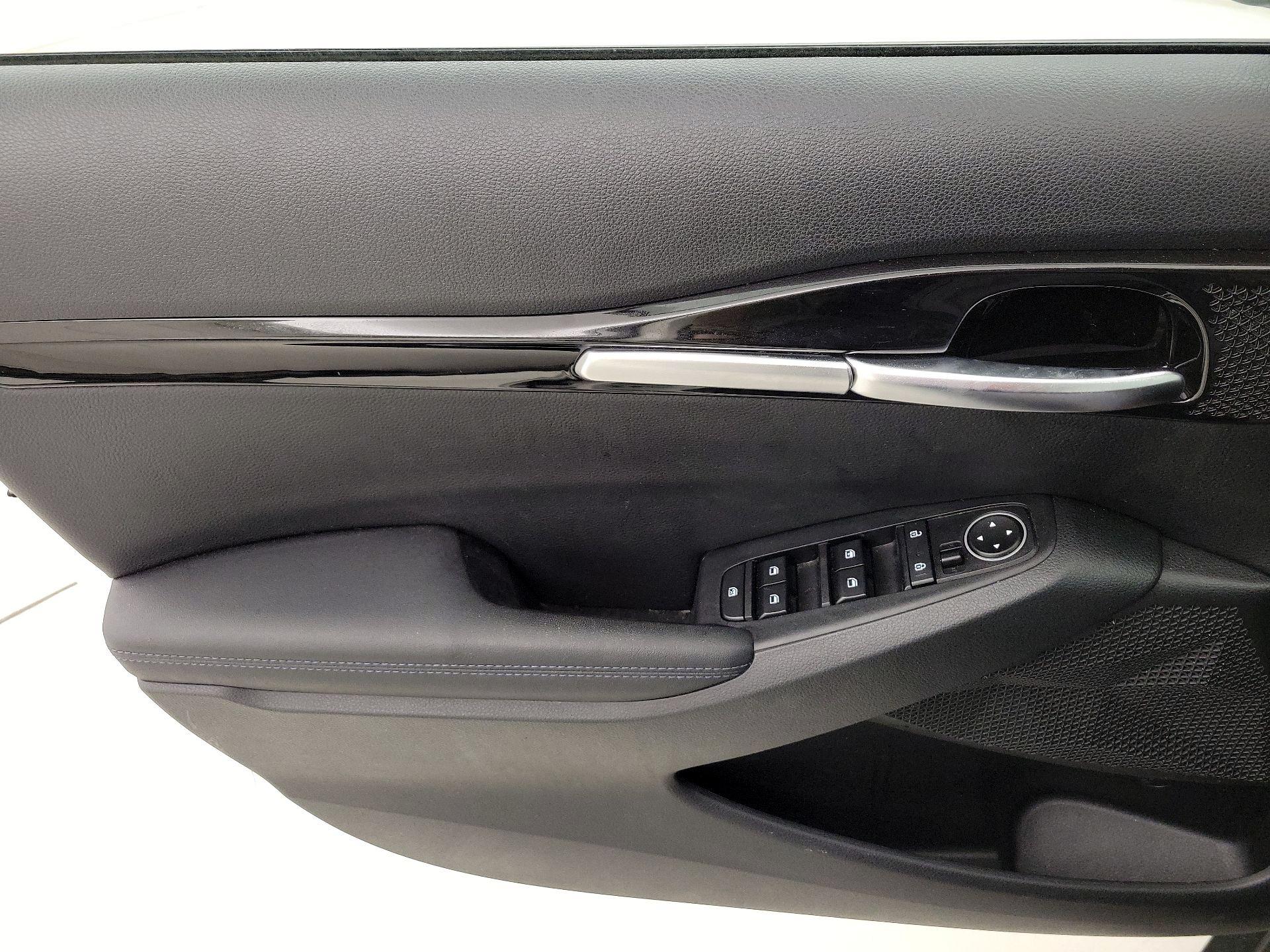 Thumbnail: 2023 Kia Seltos - 12