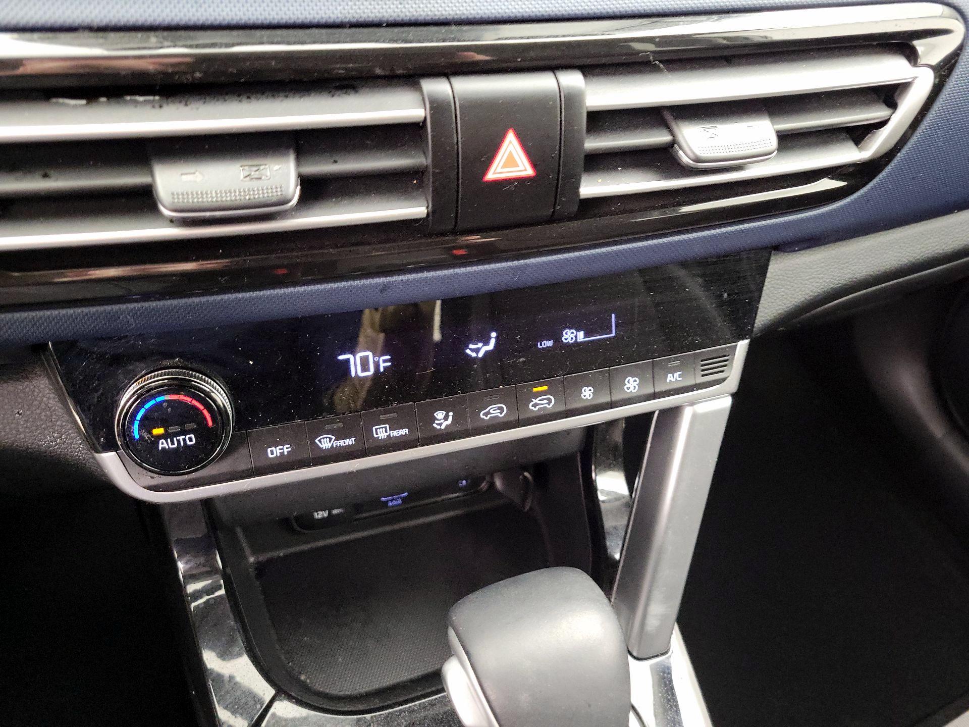 Thumbnail: 2023 Kia Seltos - 16