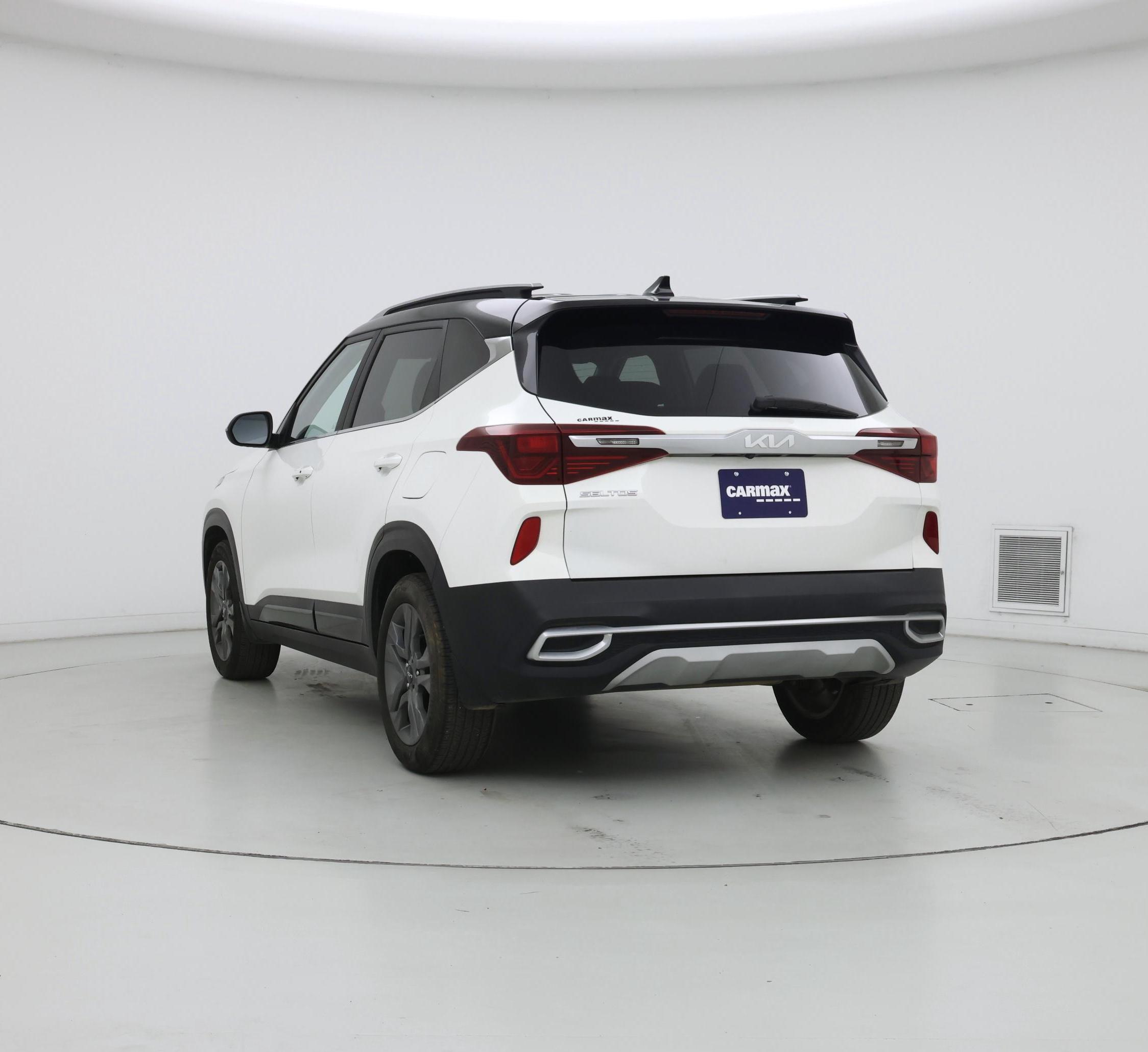 Thumbnail: 2023 Kia Seltos - 2