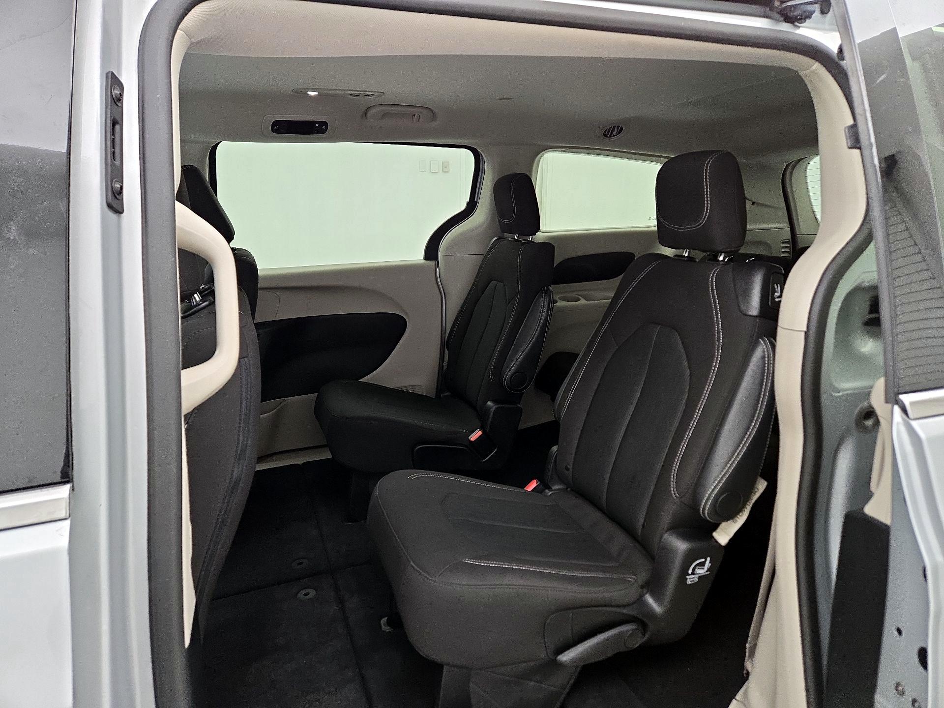 Thumbnail: 2024 Chrysler Voyager - 19