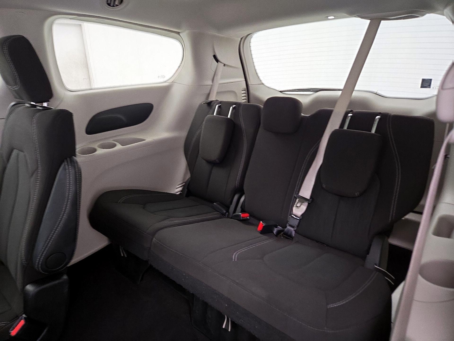 Thumbnail: 2024 Chrysler Voyager - 20