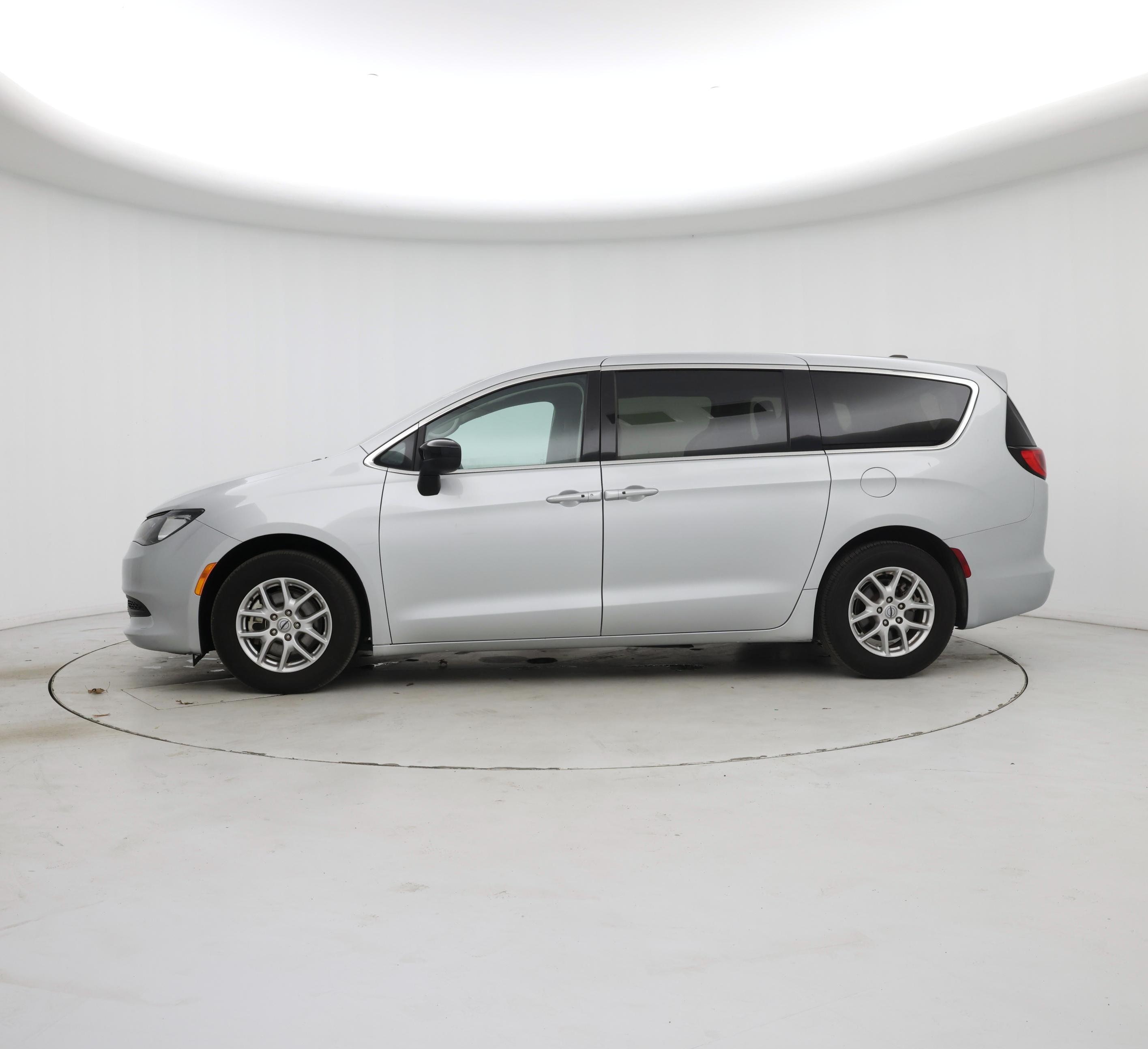 Thumbnail: 2024 Chrysler Voyager - 3