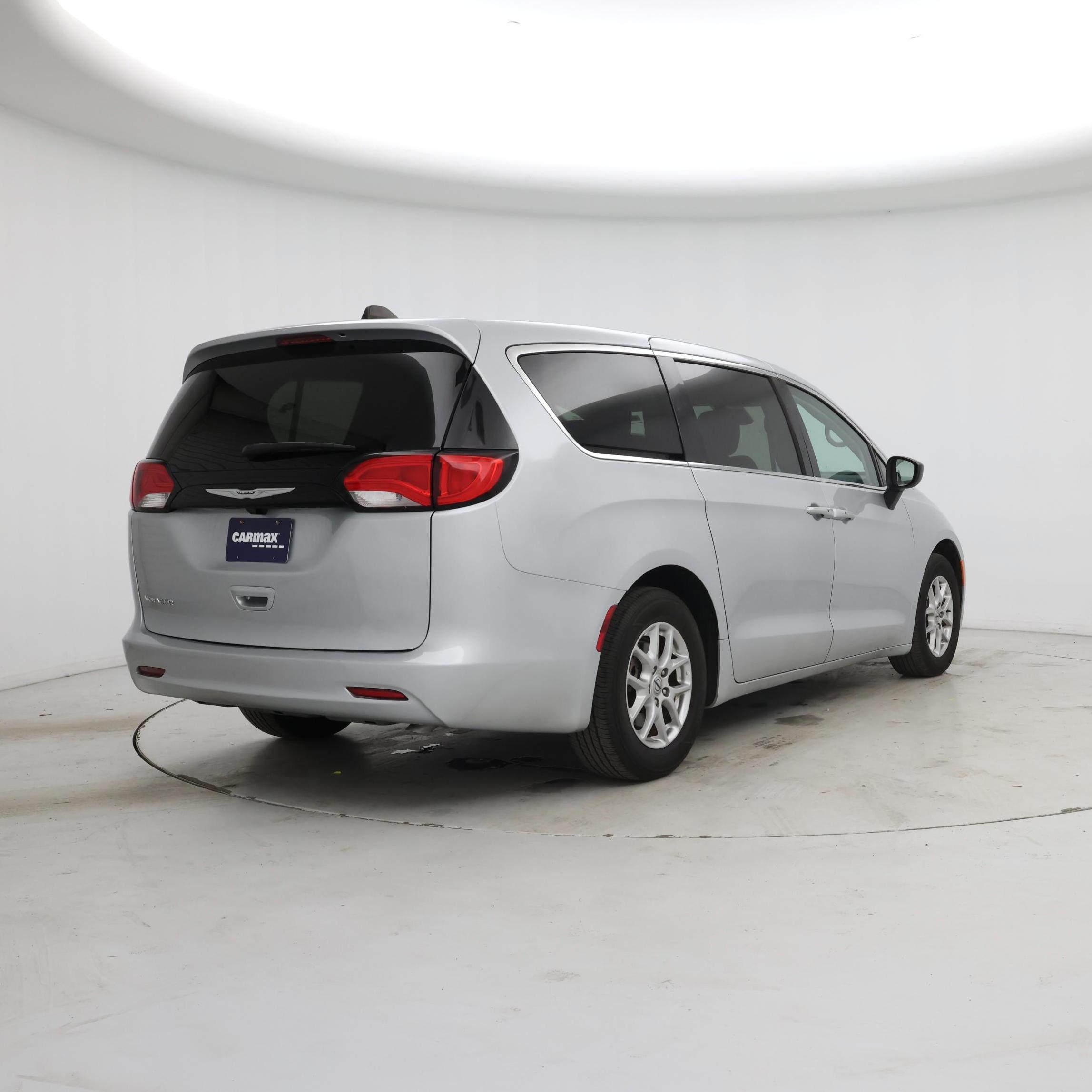 Thumbnail: 2024 Chrysler Voyager - 8