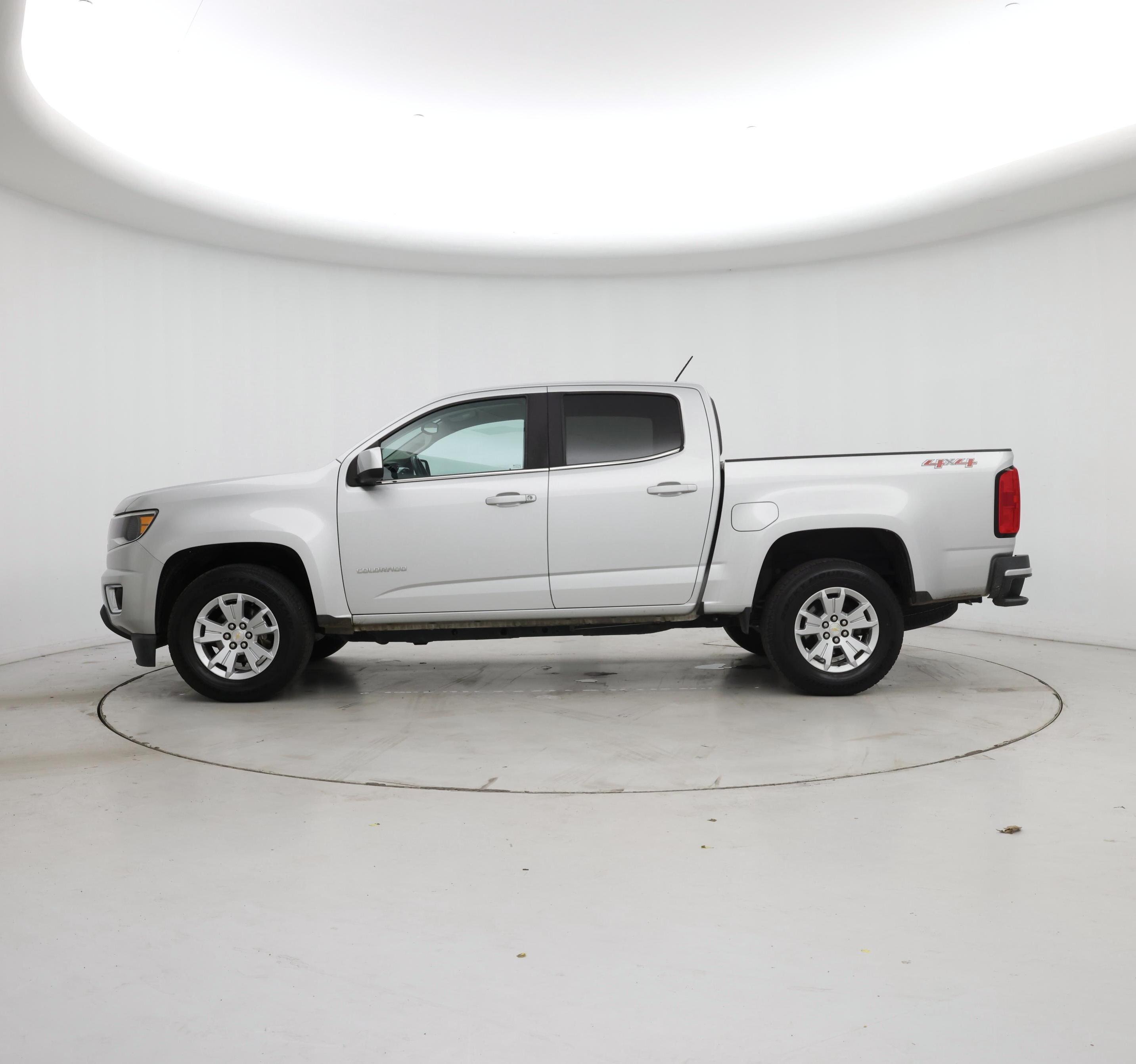 Thumbnail: 2020 Chevrolet Colorado - 3