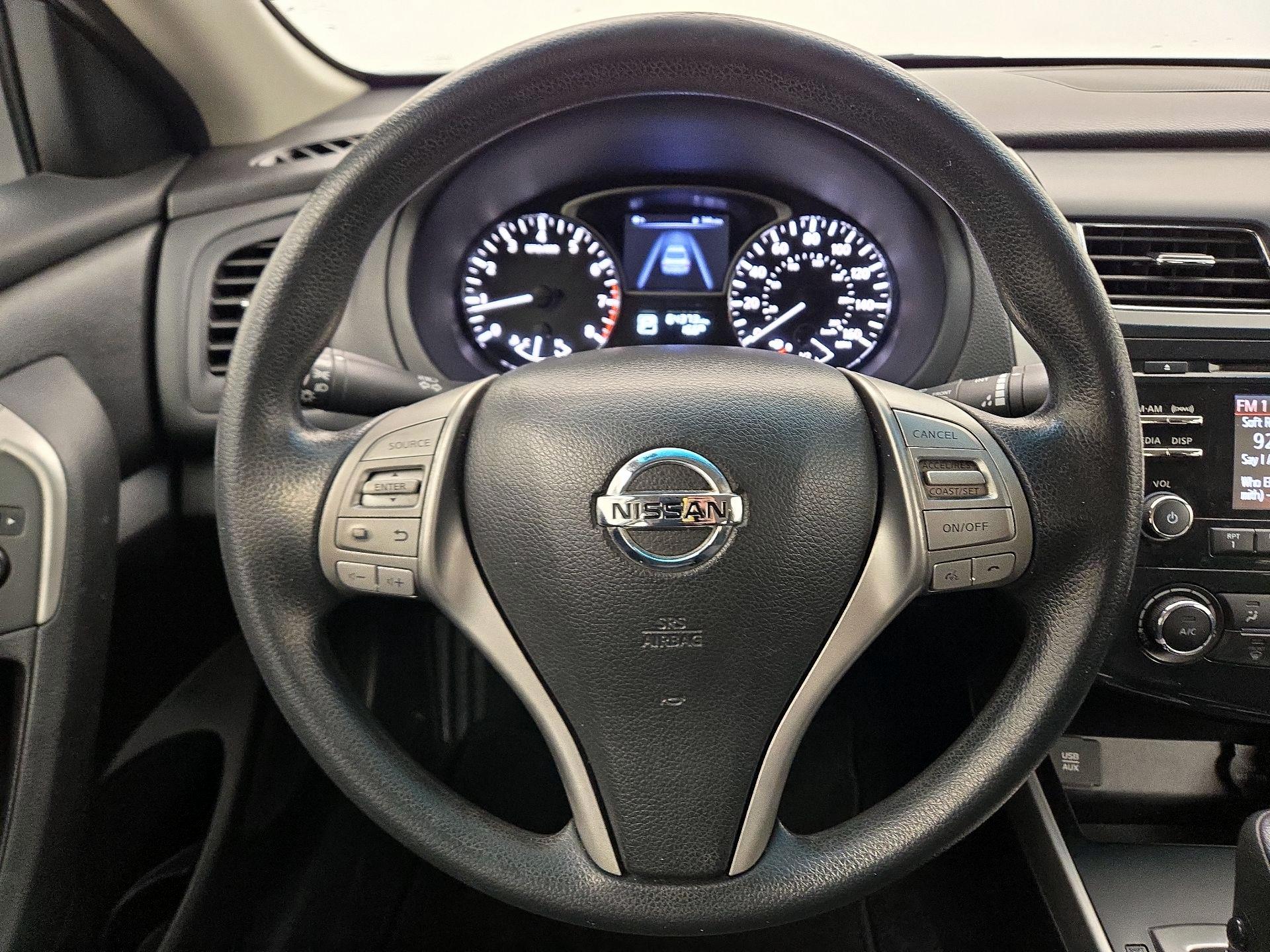 Thumbnail: 2015 Nissan Altima - 10