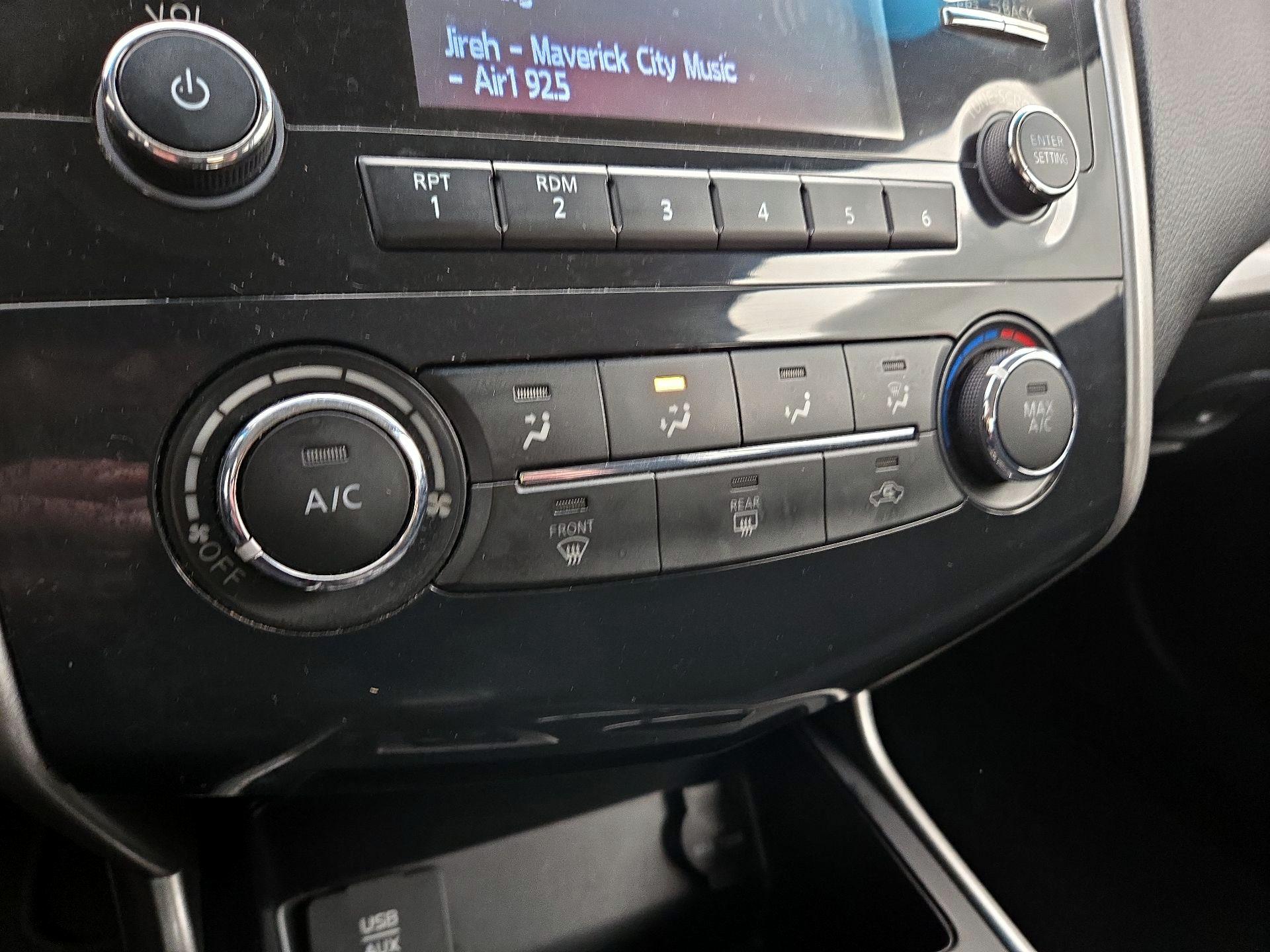 Thumbnail: 2015 Nissan Altima - 16