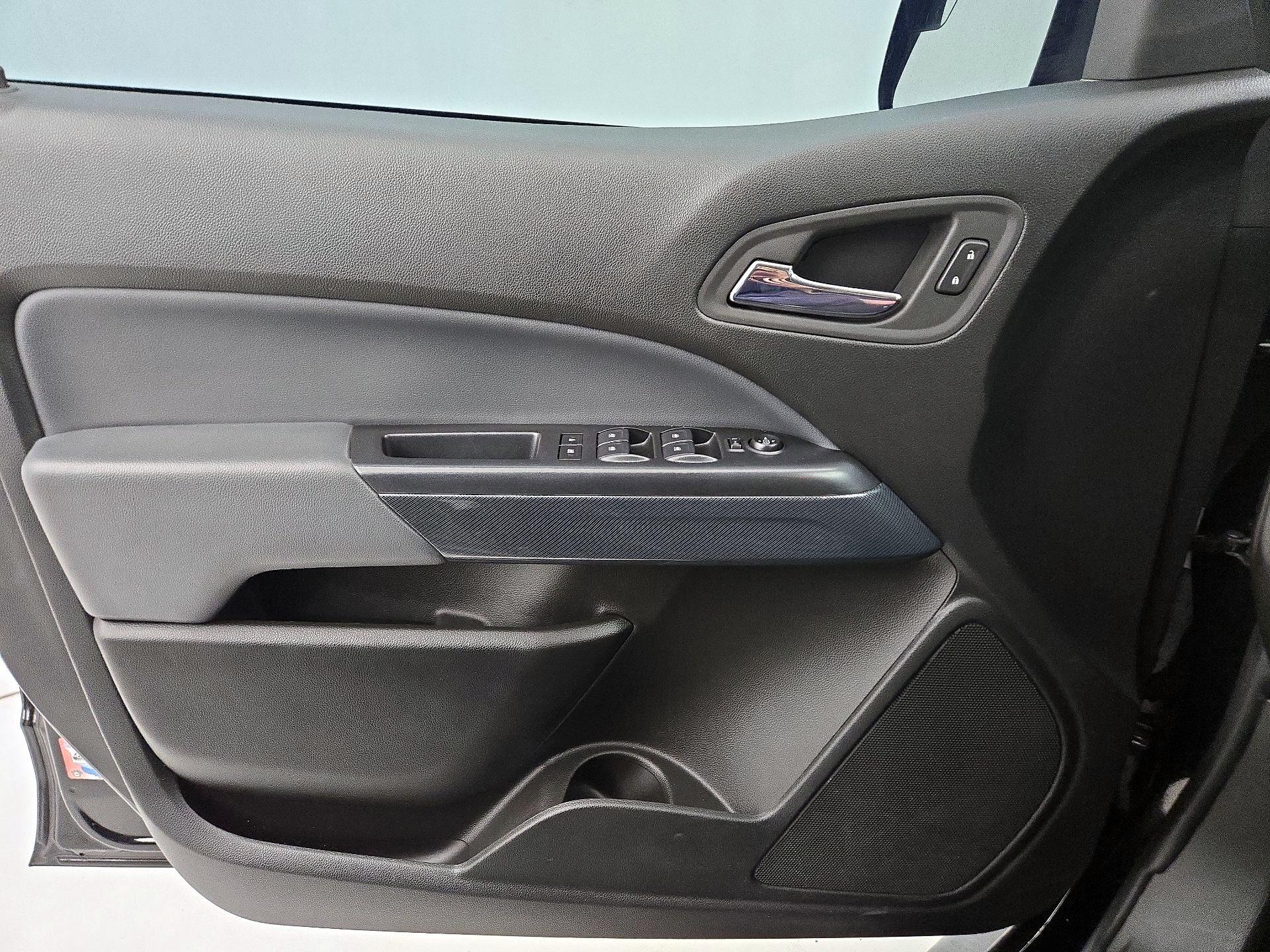 Thumbnail: 2022 Chevrolet Colorado - 12