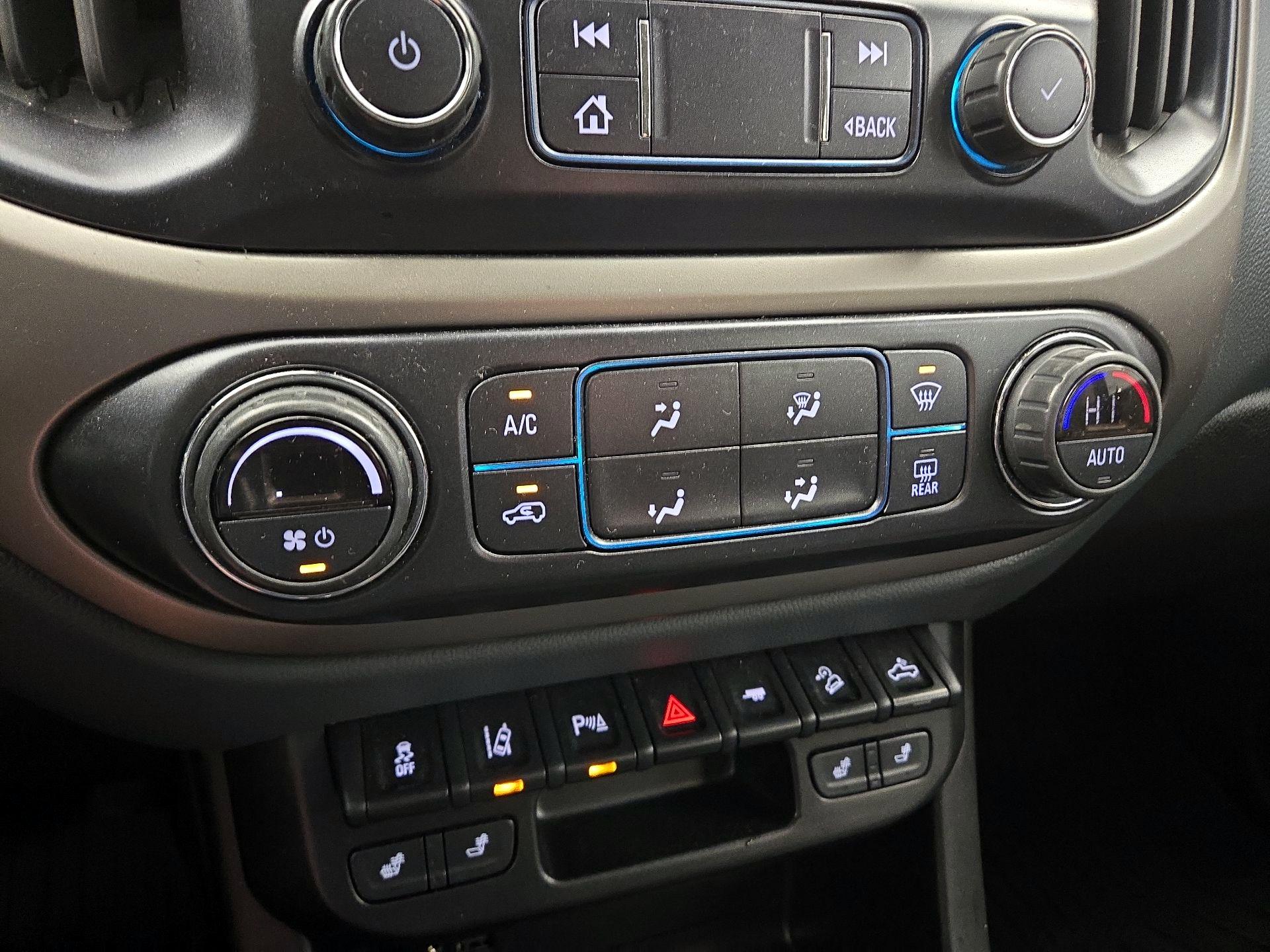 Thumbnail: 2022 Chevrolet Colorado - 17