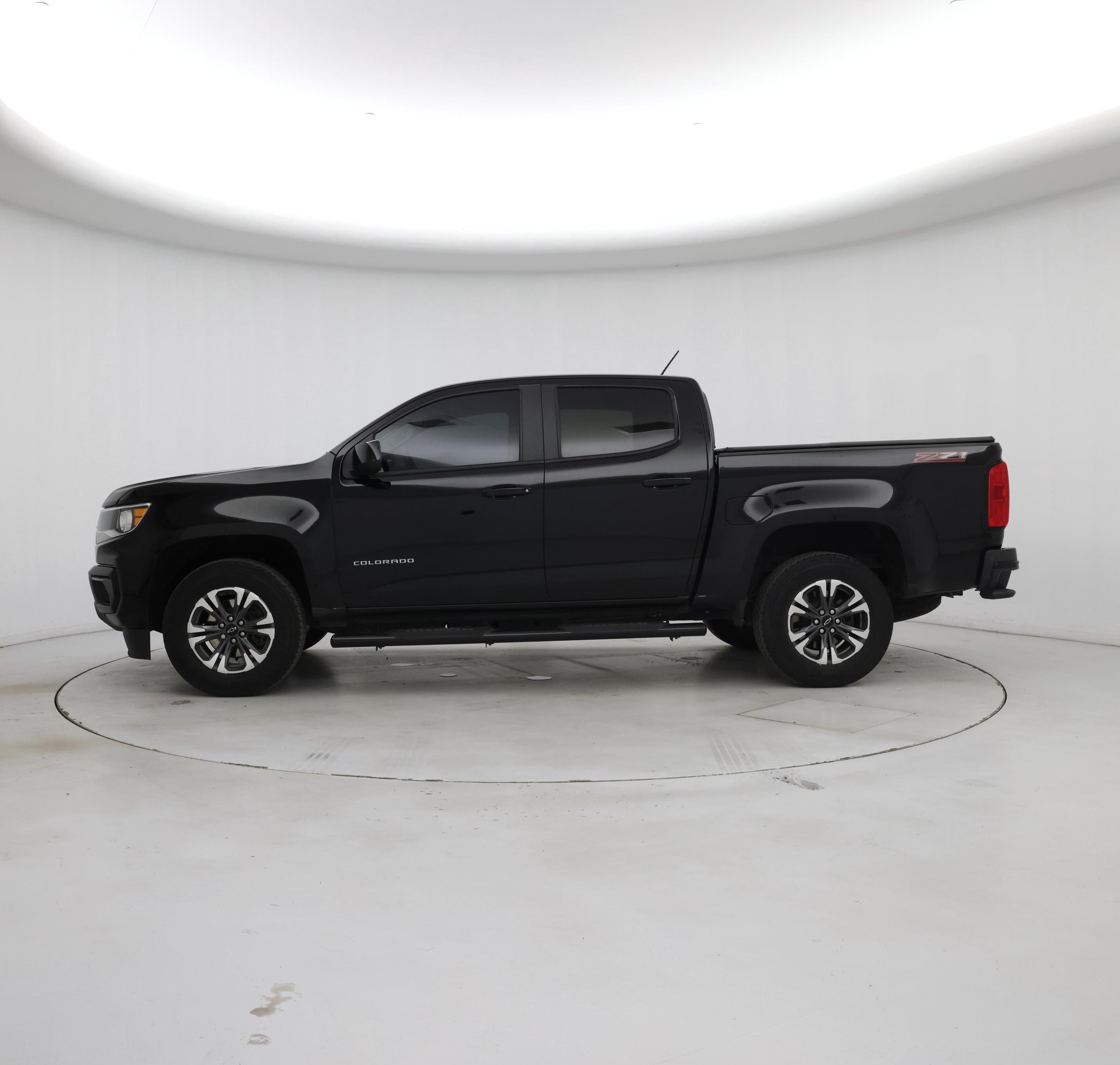 Thumbnail: 2022 Chevrolet Colorado - 3