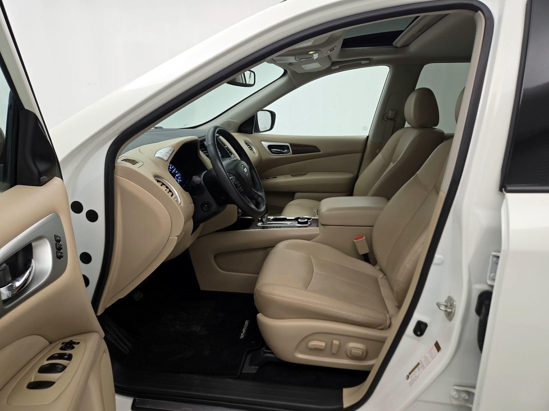 Thumbnail: 2020 Nissan Pathfinder - 11