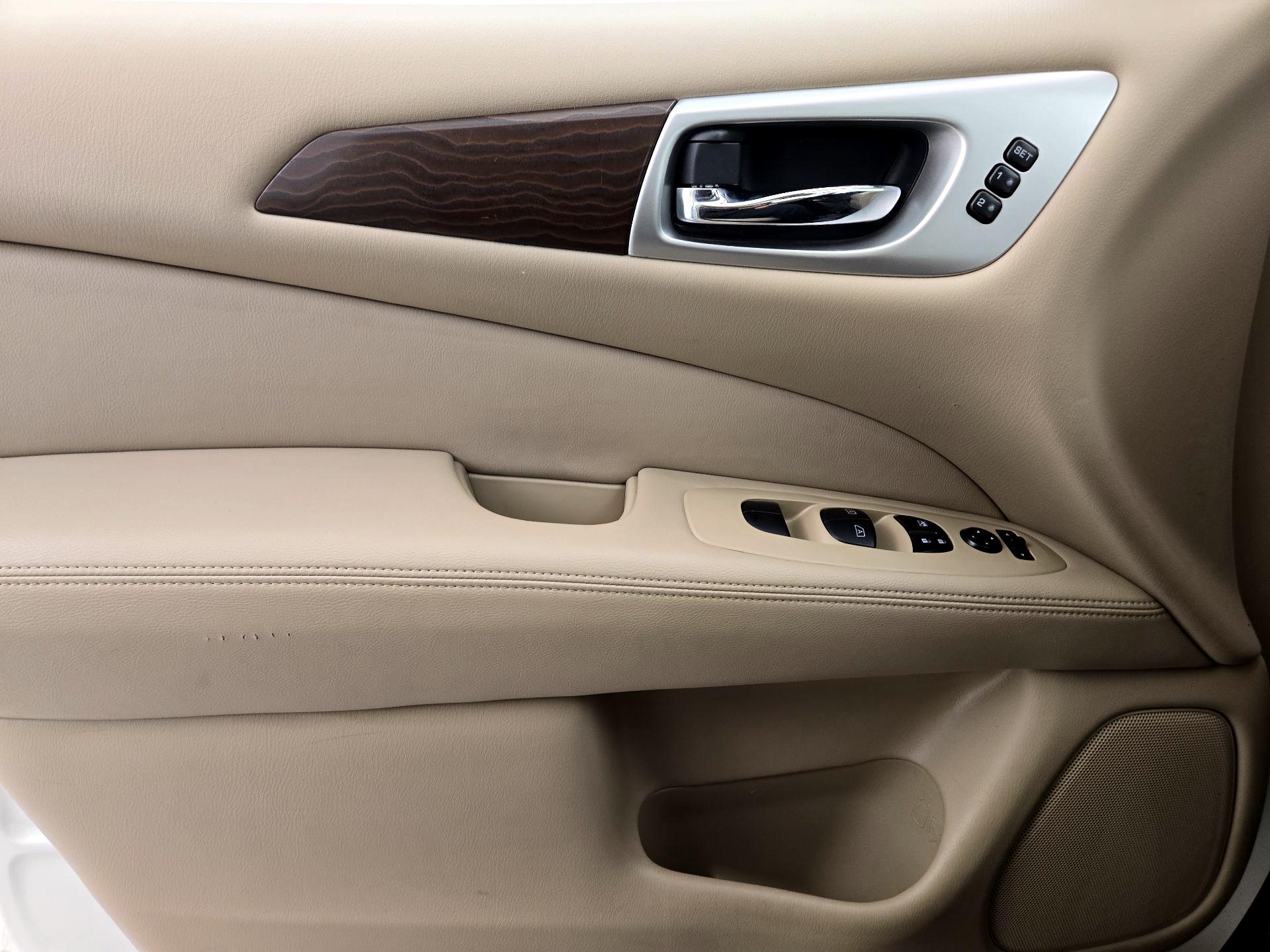 Thumbnail: 2020 Nissan Pathfinder - 12