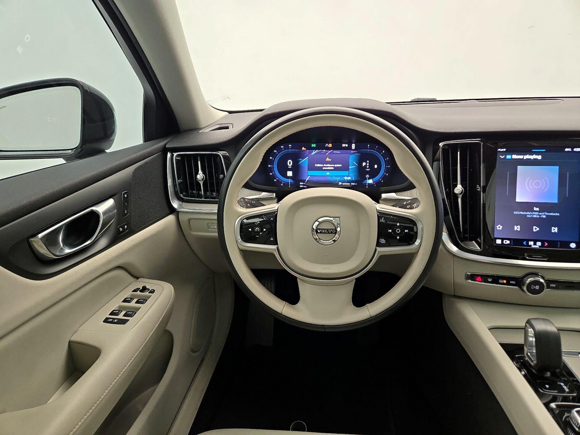 Thumbnail: 2023 Volvo S60 - 10