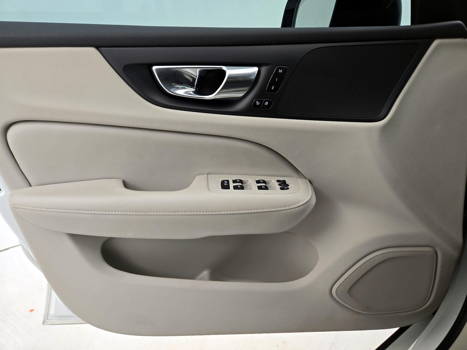 Thumbnail: 2023 Volvo S60 - 12