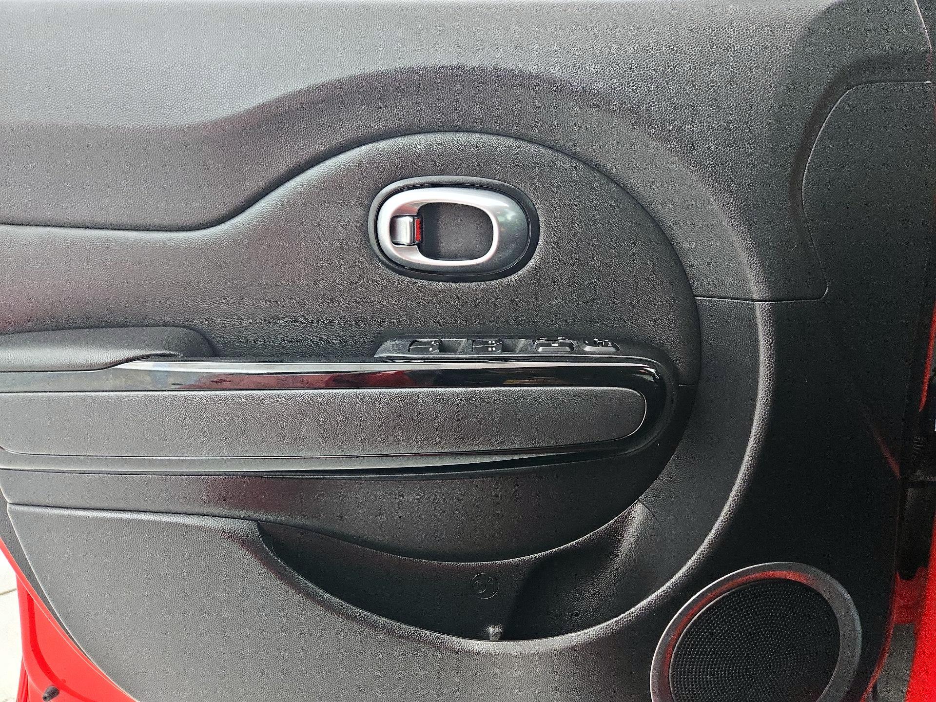 Thumbnail: 2016 Kia Soul - 12