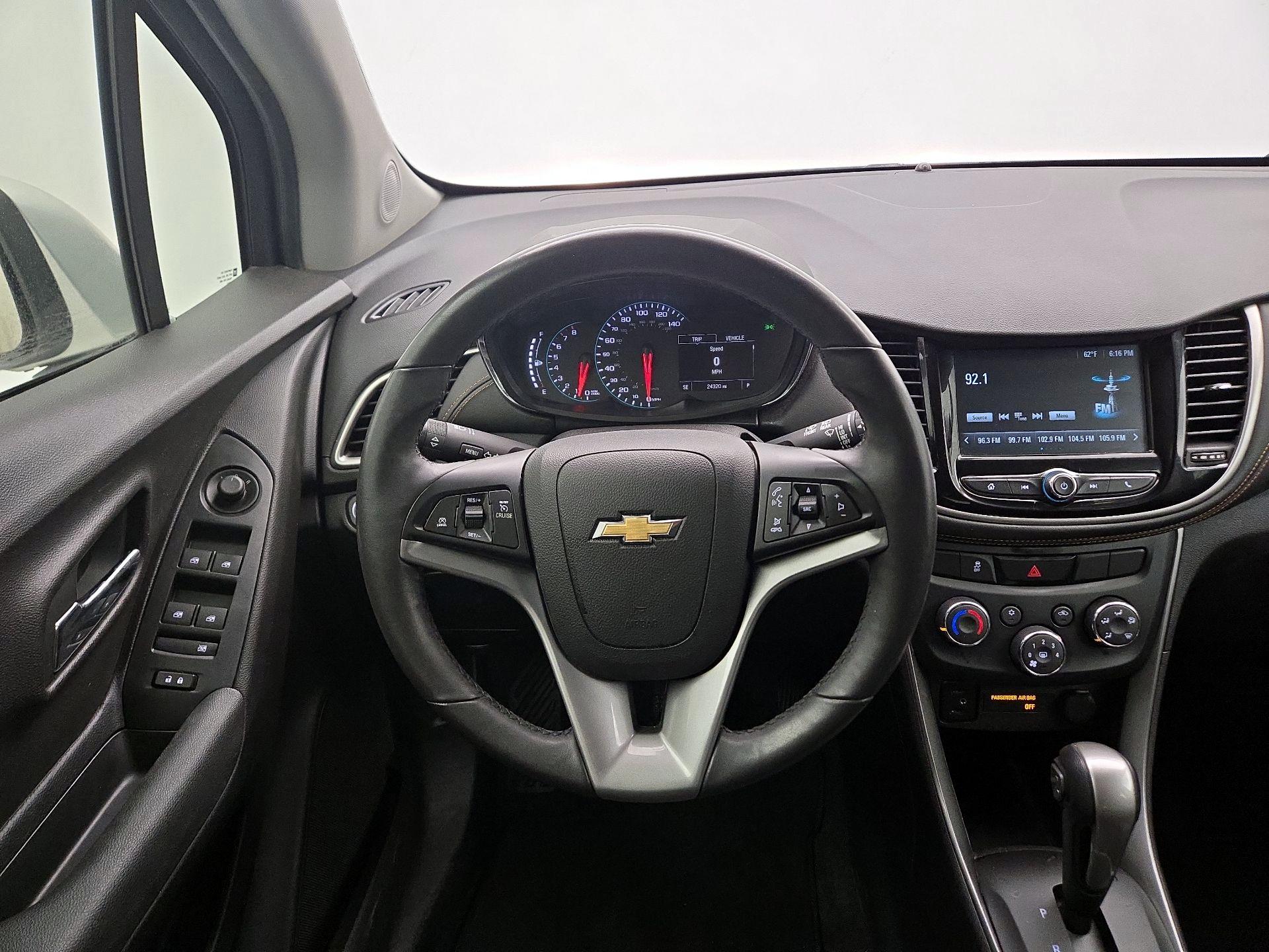 Thumbnail: 2017 Chevrolet Trax - 10