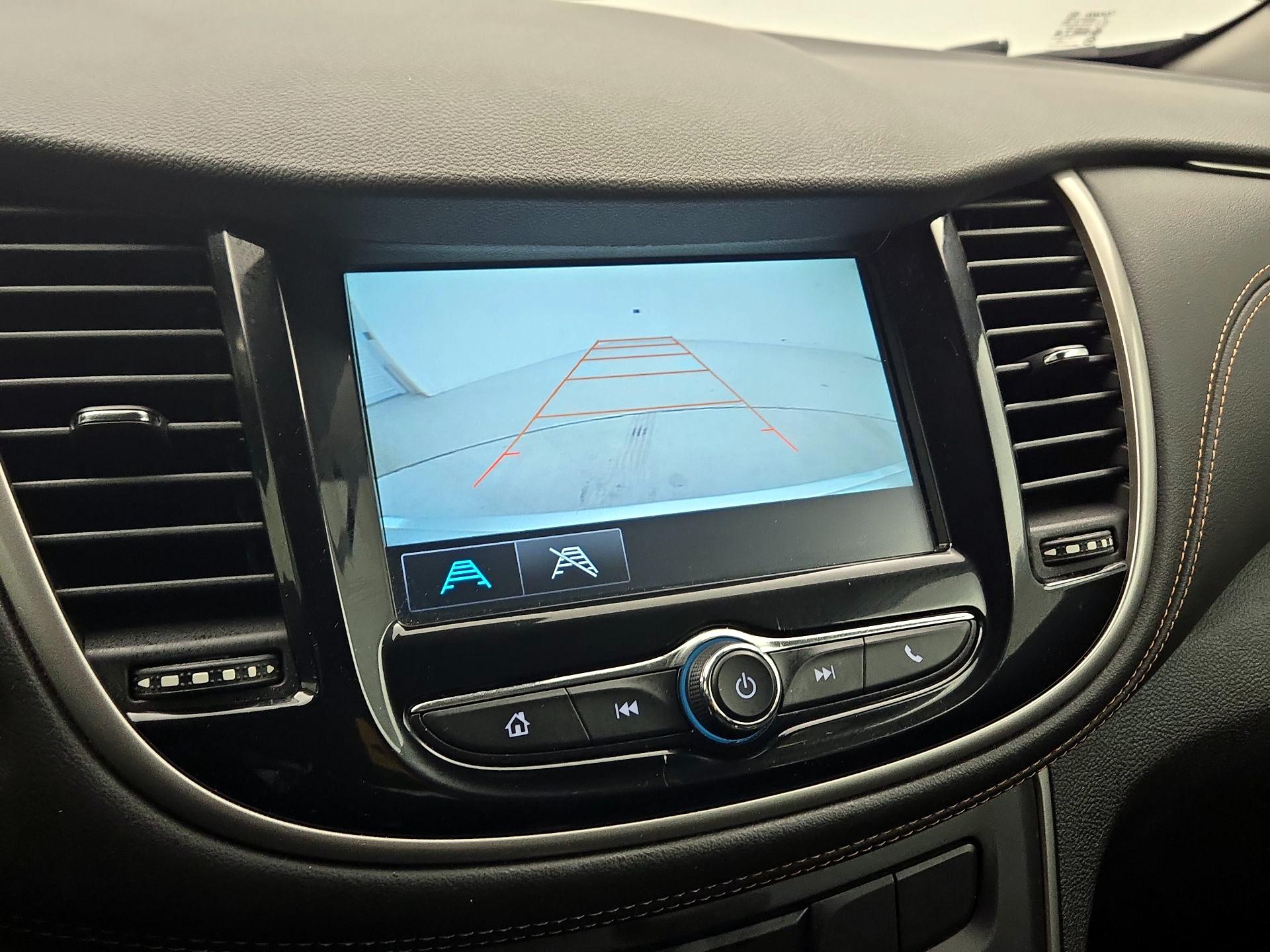 Thumbnail: 2017 Chevrolet Trax - 14