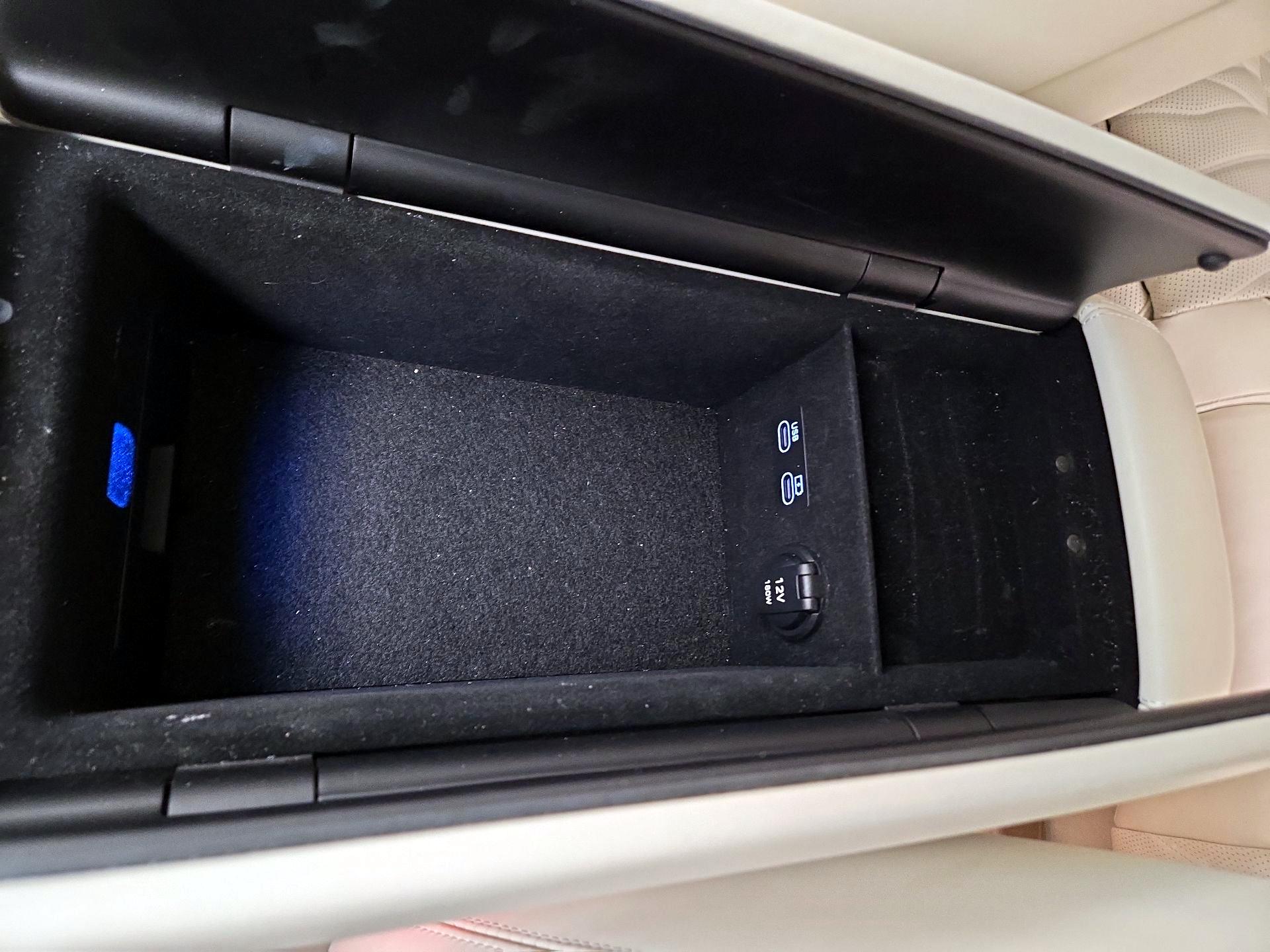 Thumbnail: 2023 Genesis G90 - 19