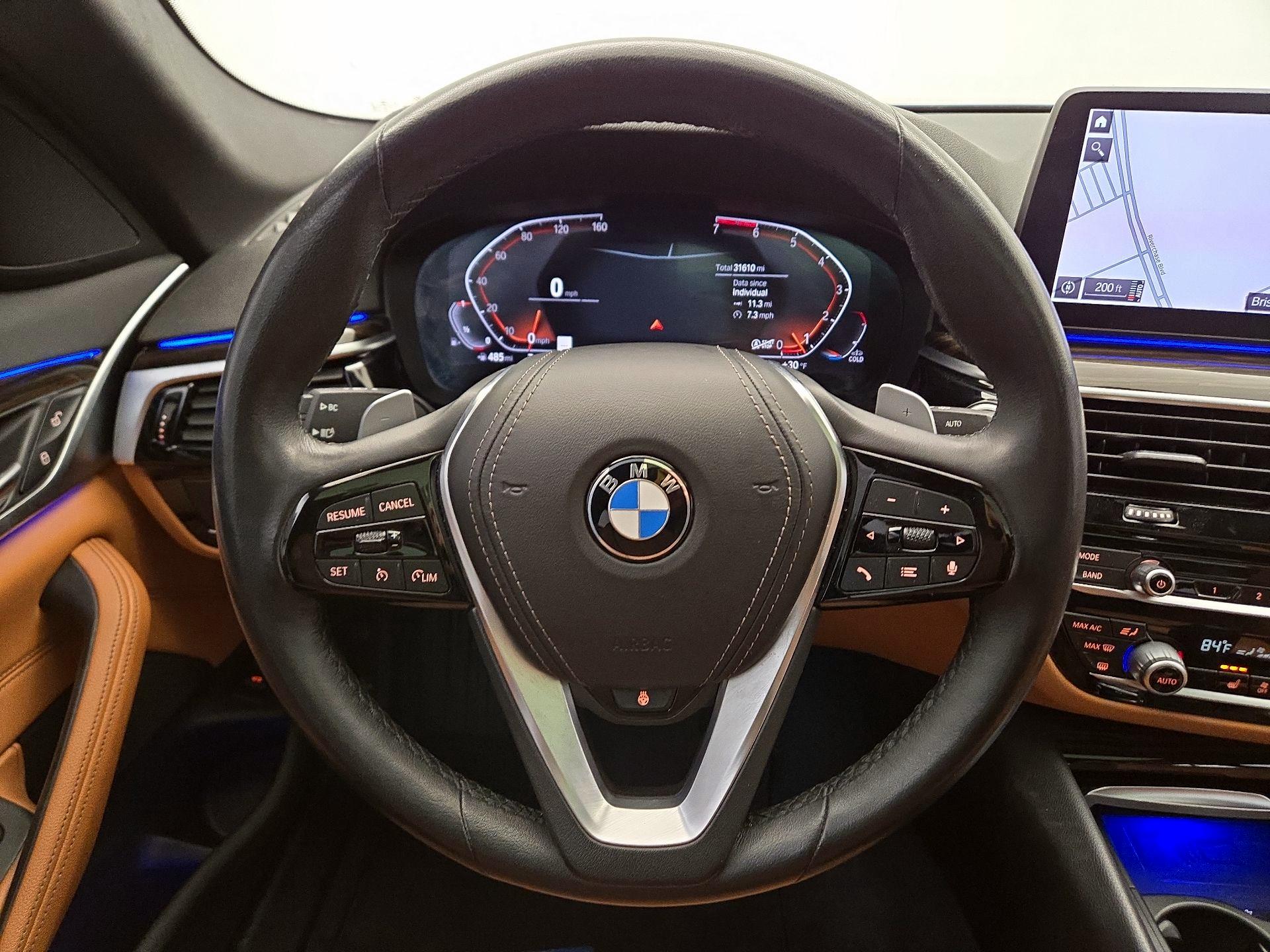 Thumbnail: 2022 BMW 5 Series - 10