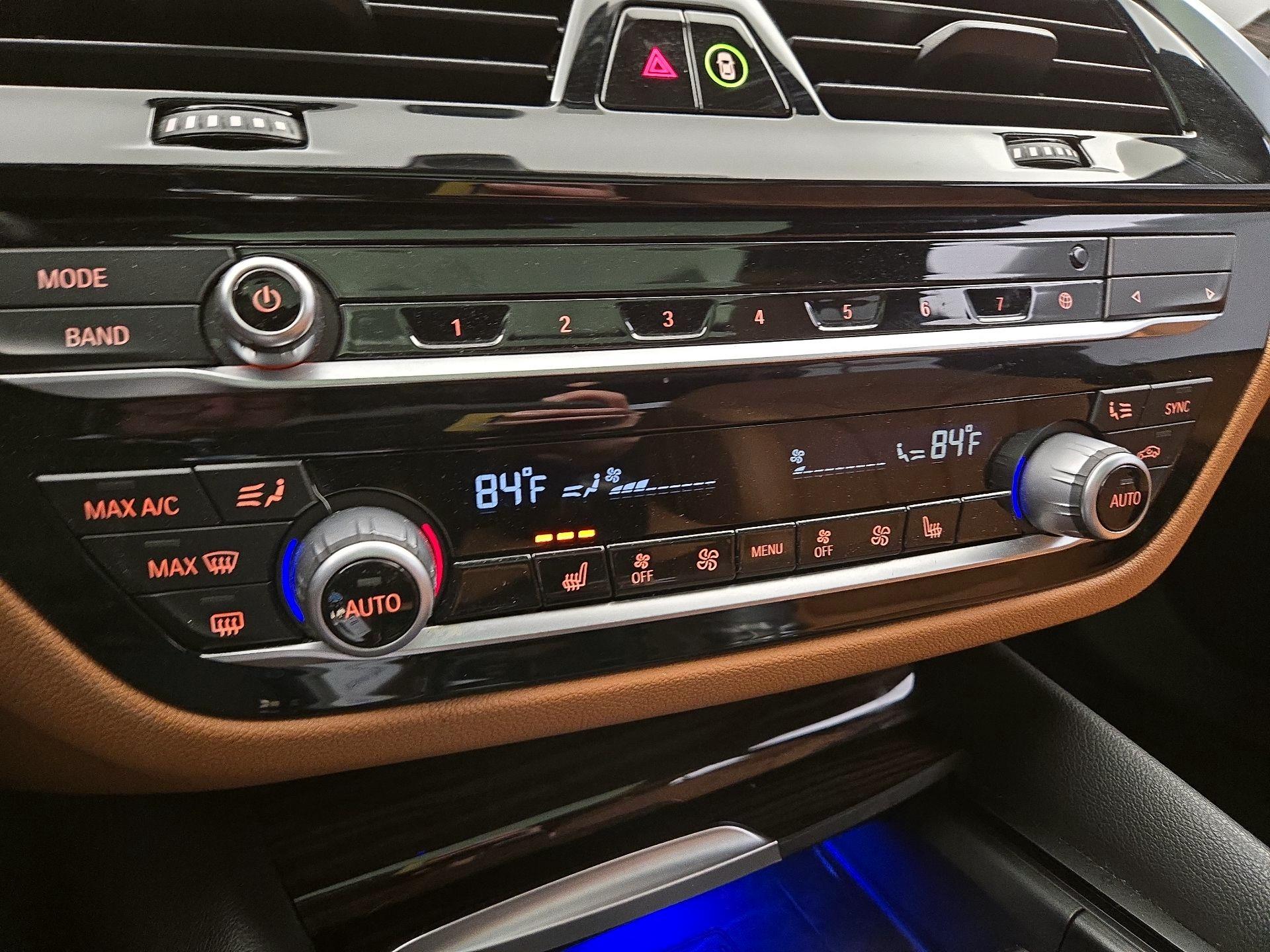 Thumbnail: 2022 BMW 5 Series - 17